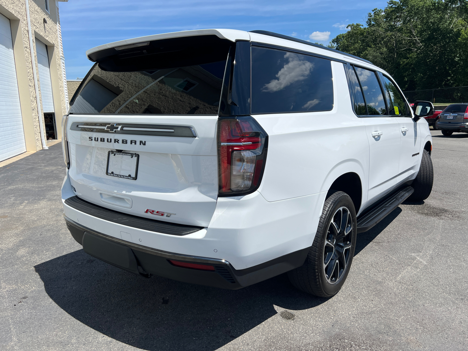 2022 Chevrolet Suburban RST 11