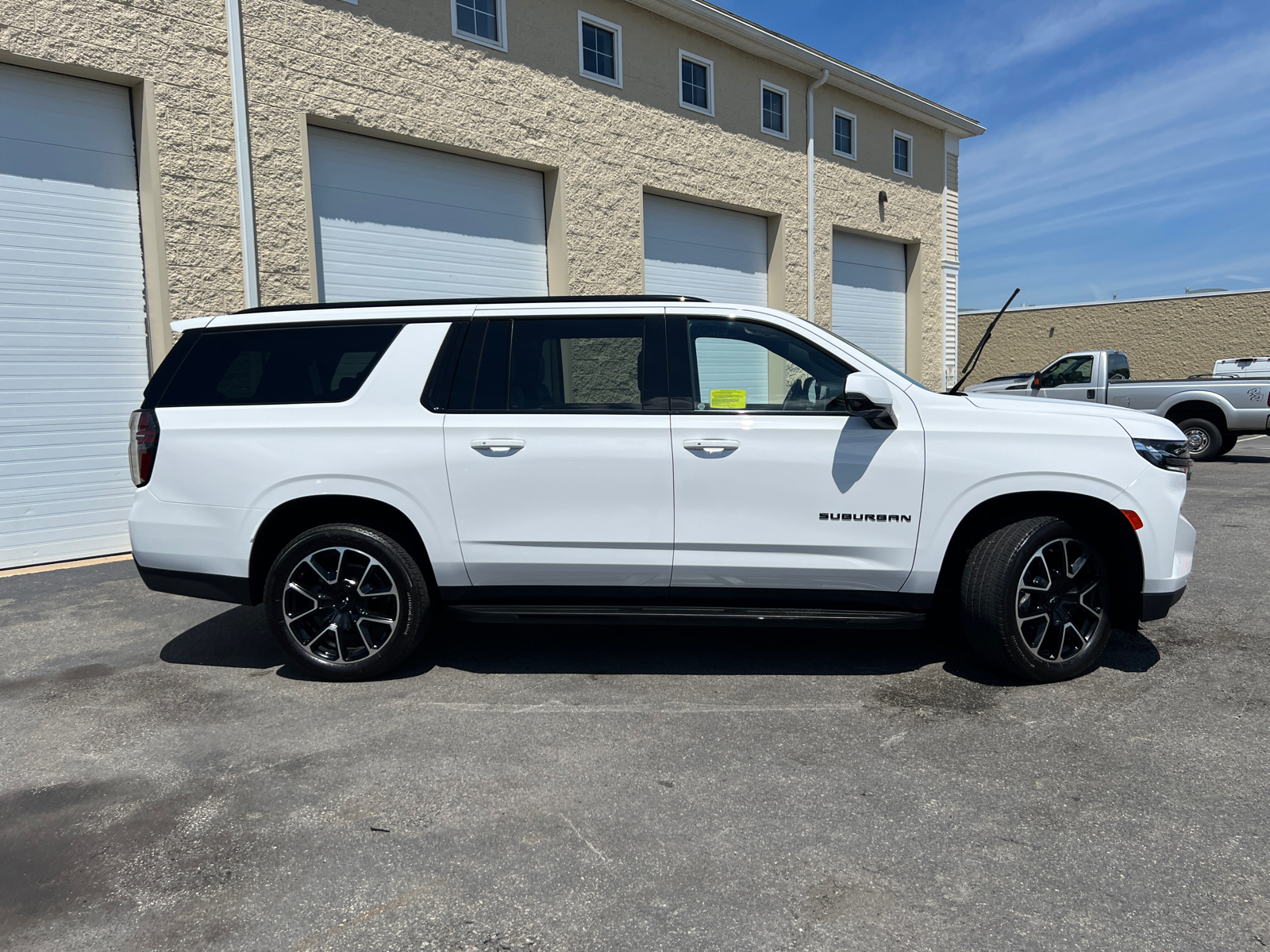 2022 Chevrolet Suburban RST 12