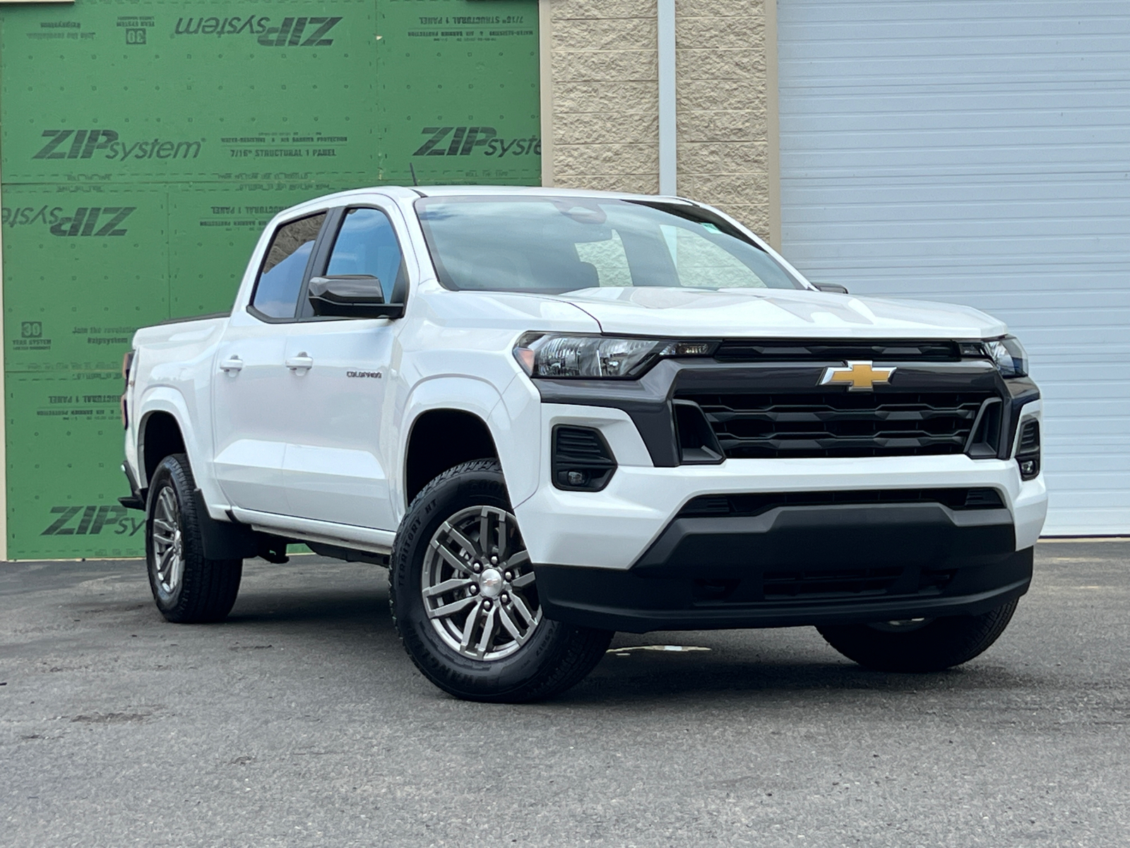 2023 Chevrolet Colorado LT 2