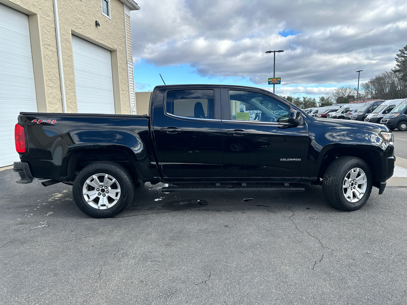 2017 Chevrolet Colorado LT 11