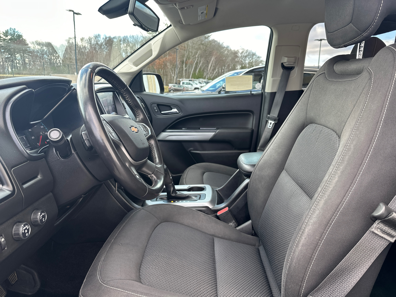 2017 Chevrolet Colorado LT 29