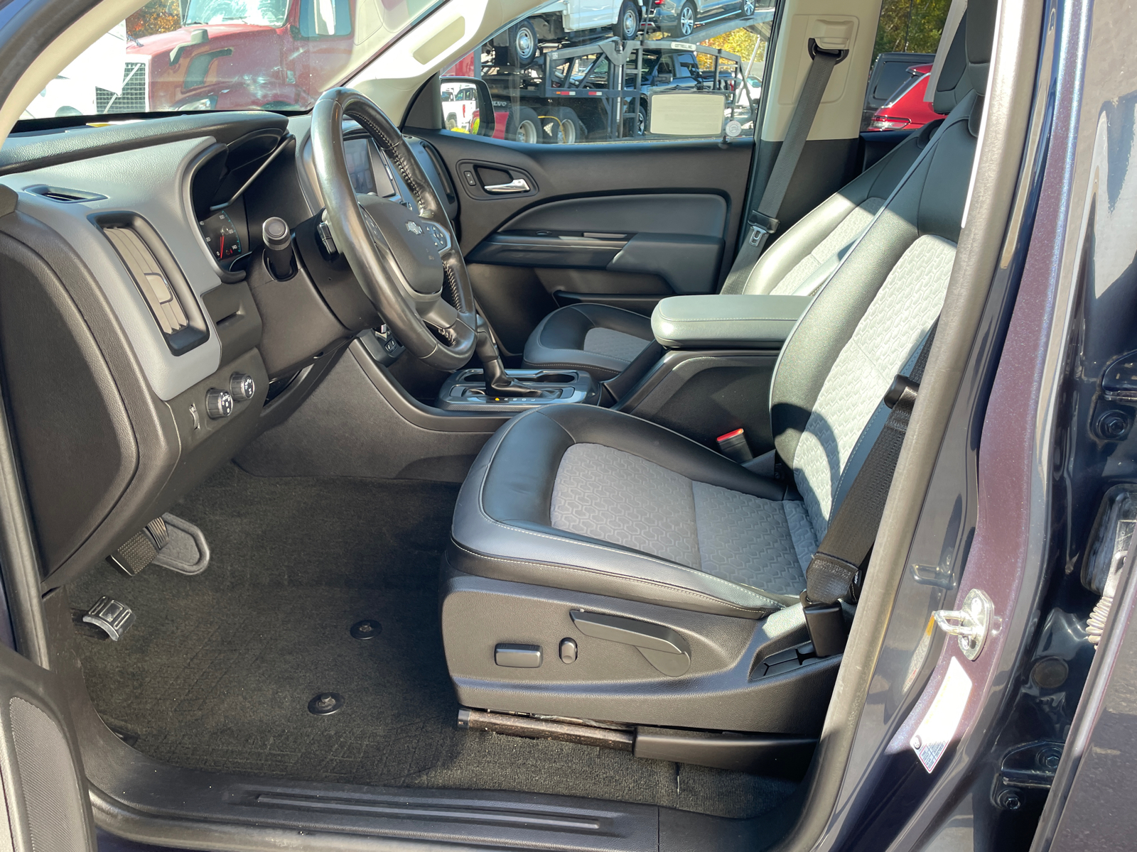 2018 Chevrolet Colorado Z71 34