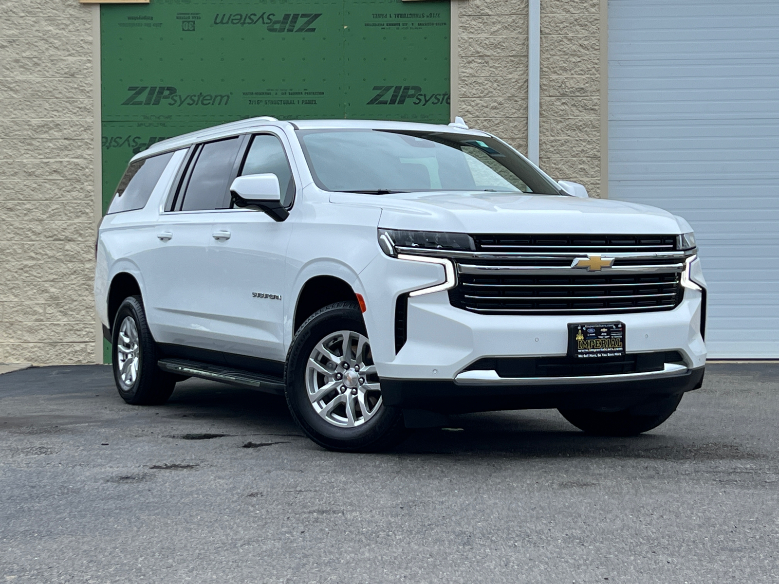 2024 Chevrolet Suburban LT 2