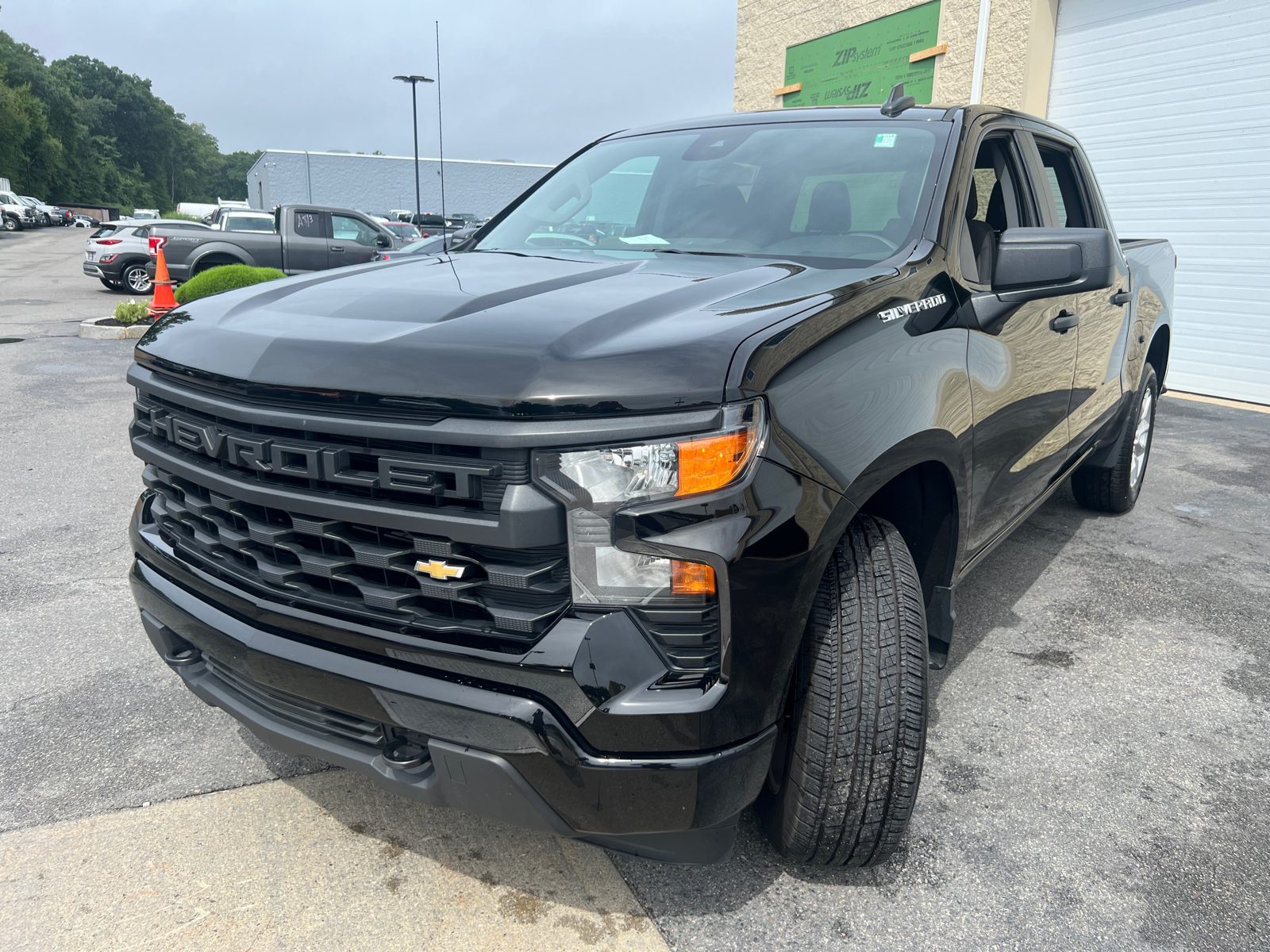 2024 Chevrolet Silverado 1500 Custom 4