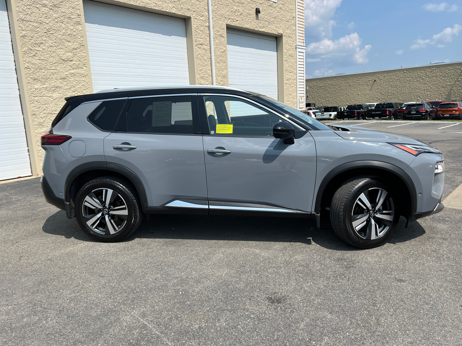 2021 Nissan Rogue Platinum 11