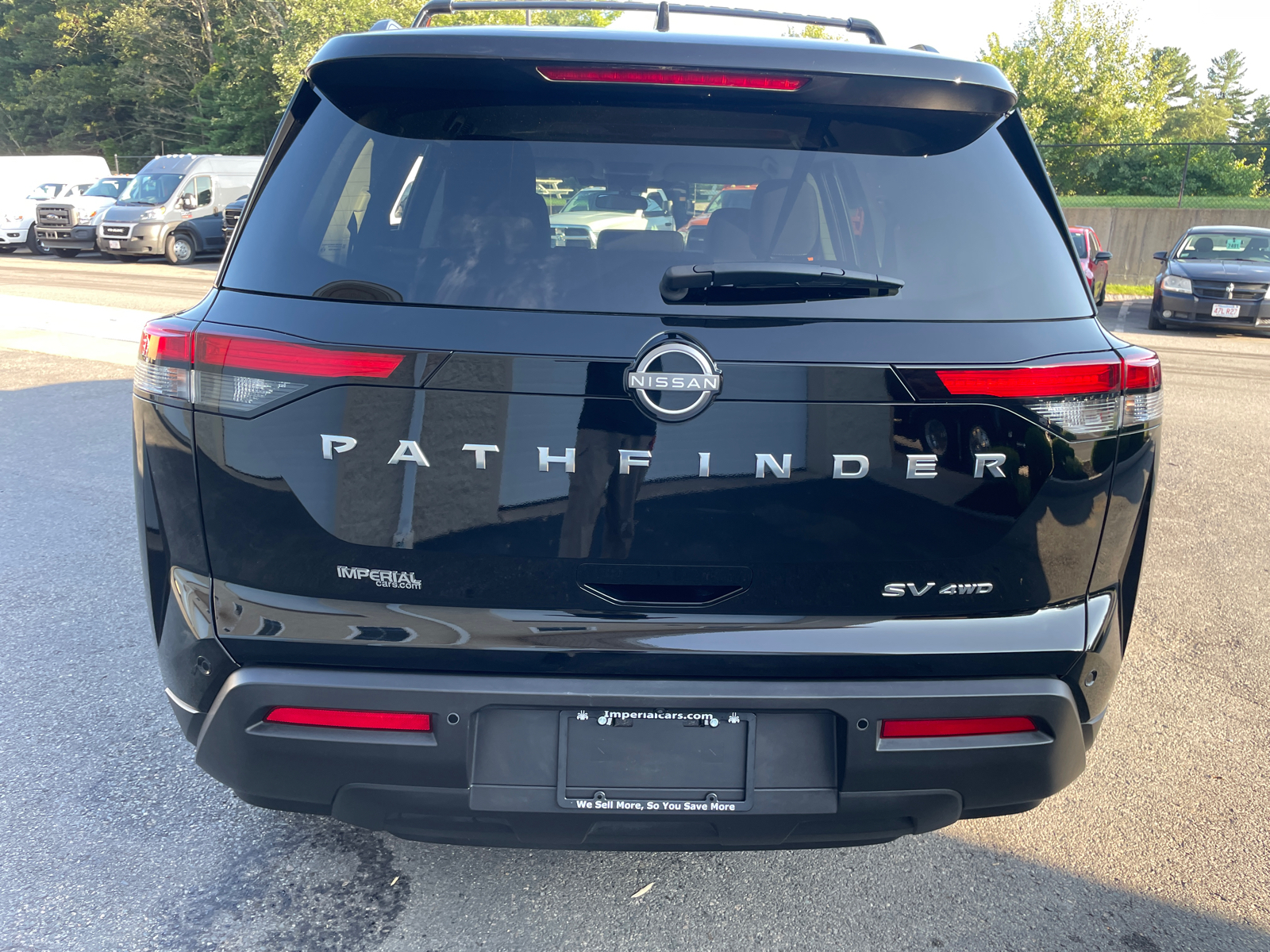 2023 Nissan Pathfinder SV 10