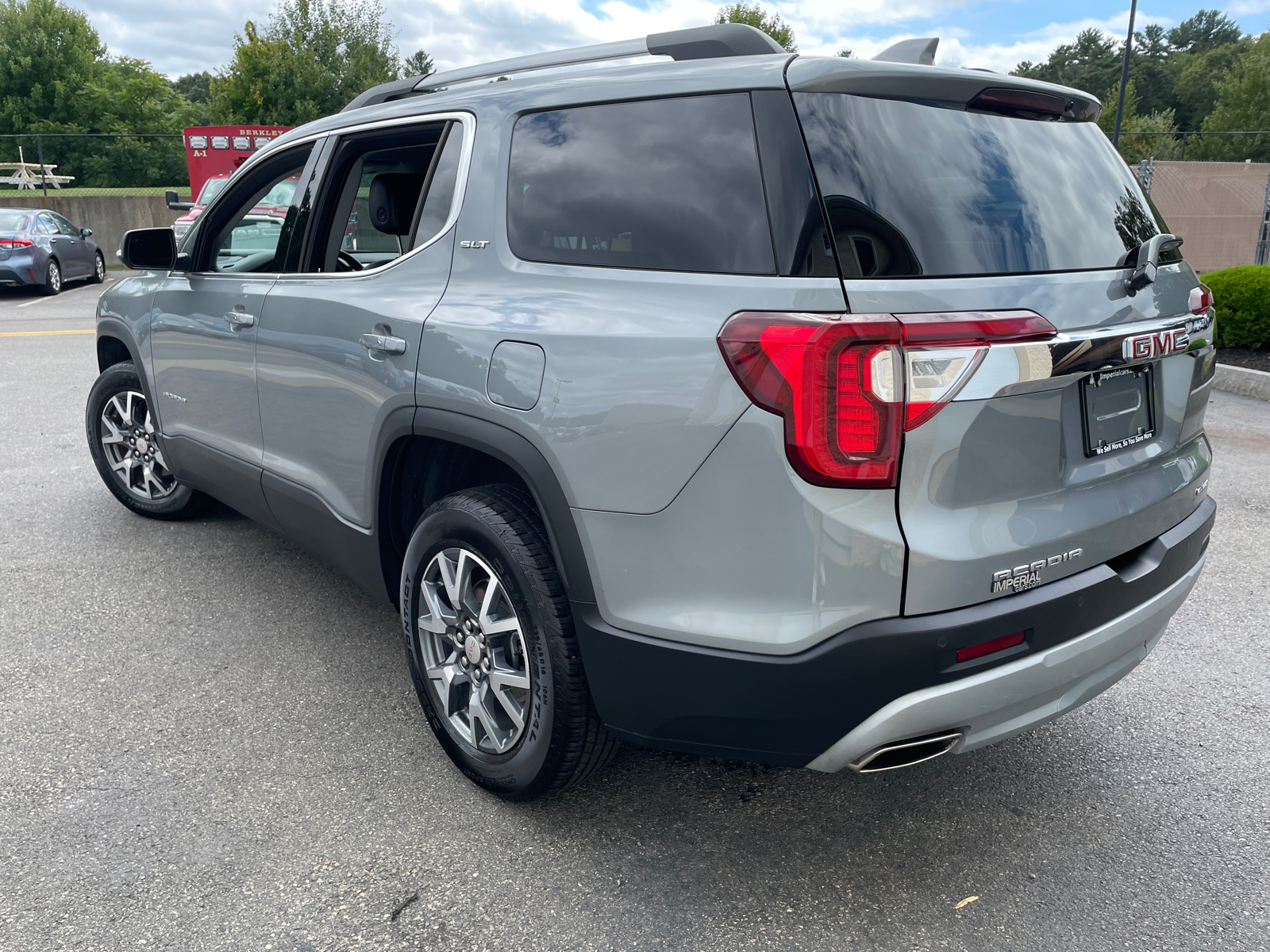 2023 GMC Acadia SLT 9