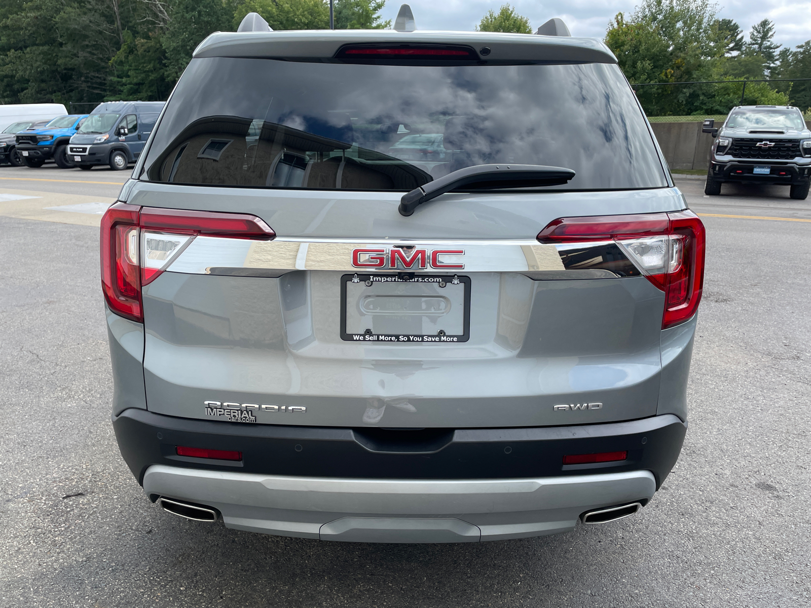 2023 GMC Acadia SLT 11