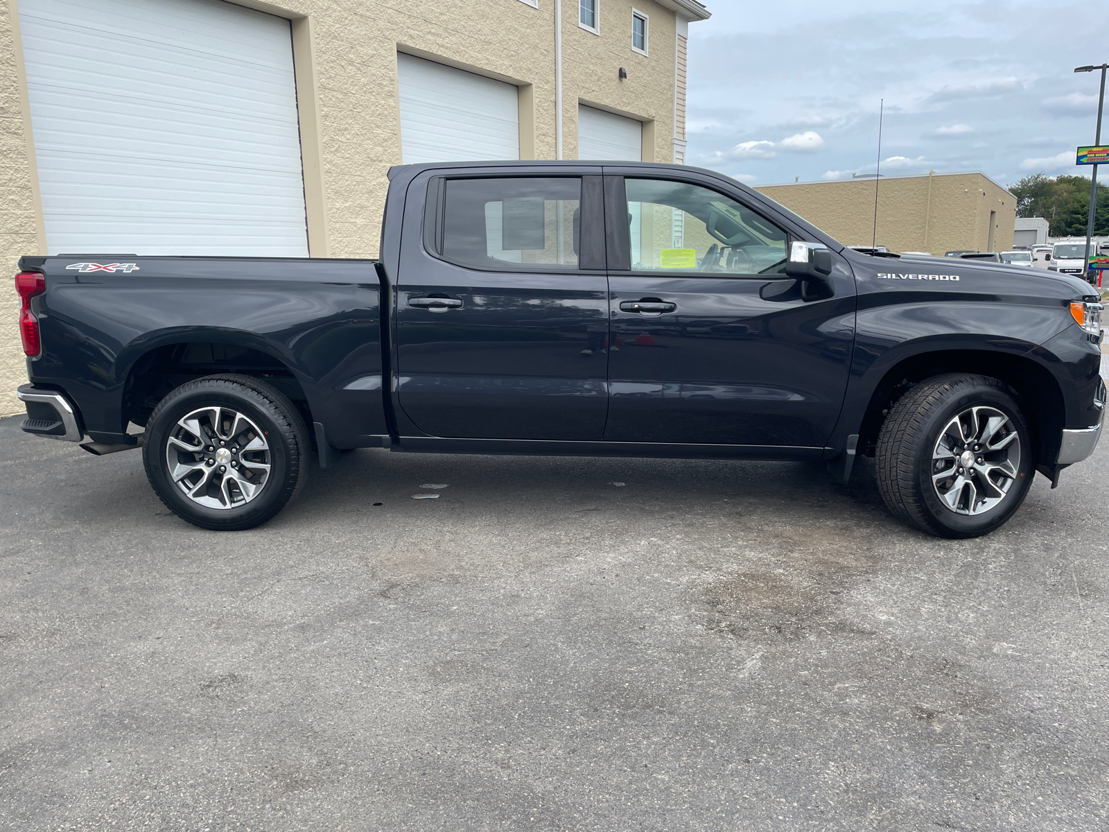 2024 Chevrolet Silverado 1500 LT 13