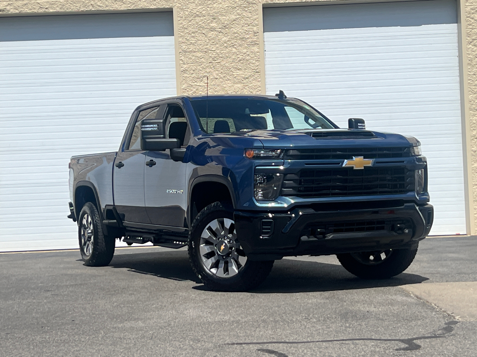 2024 Chevrolet Silverado 2500HD Custom 1