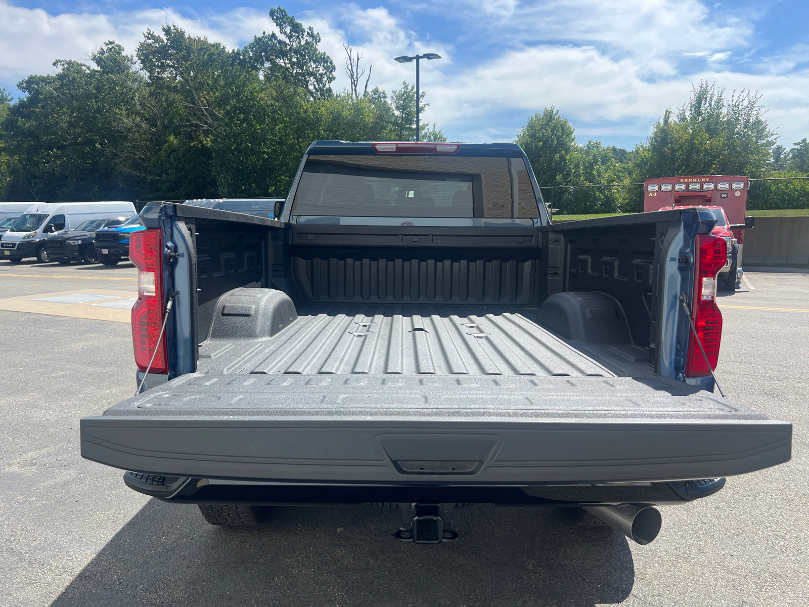 2024 Chevrolet Silverado 2500HD Custom 10