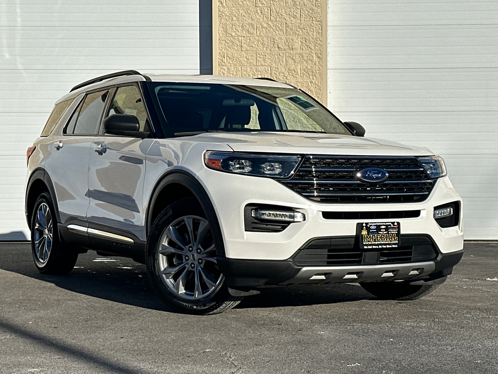 2023 Ford Explorer XLT 1