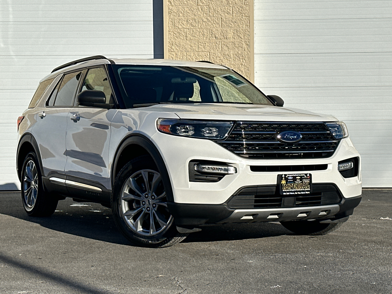 2023 Ford Explorer XLT 2