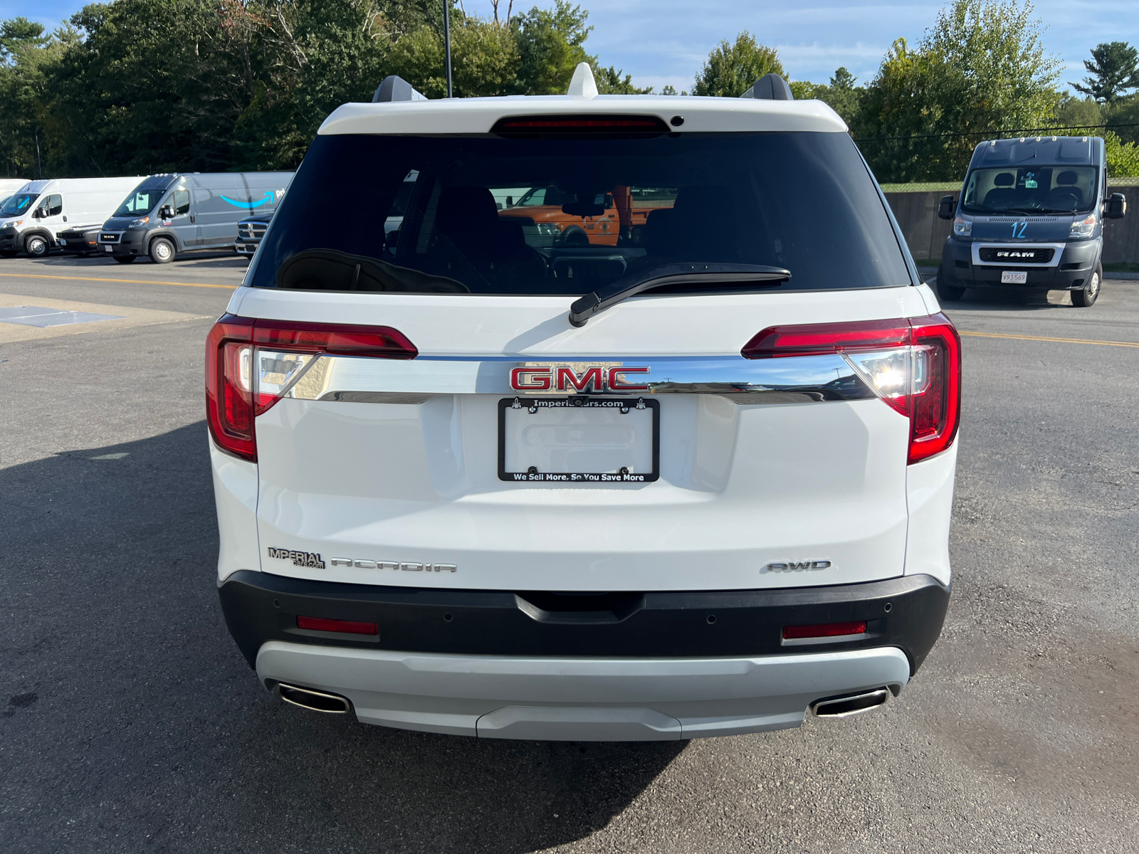 2023 GMC Acadia SLE 8