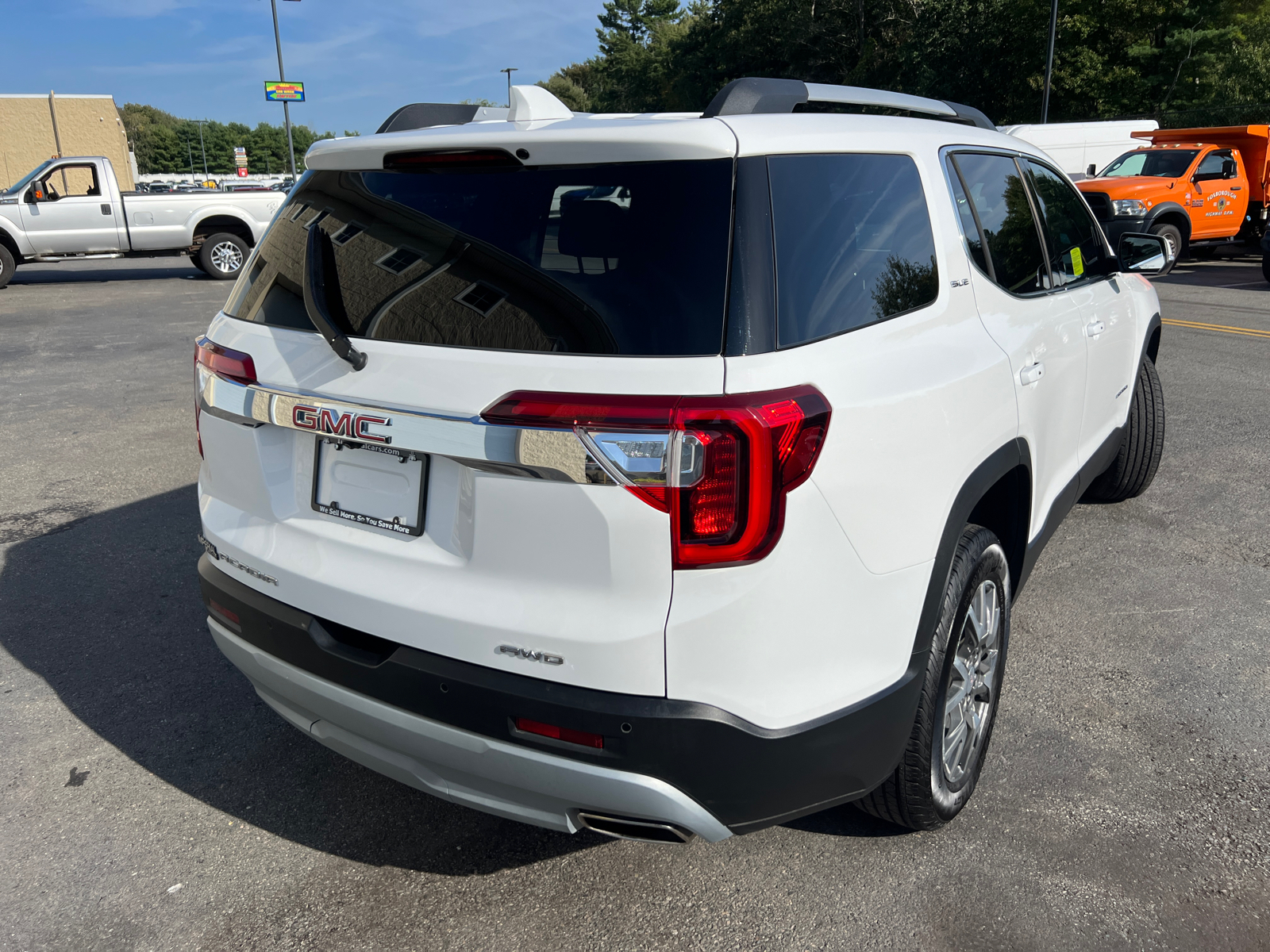 2023 GMC Acadia SLE 10