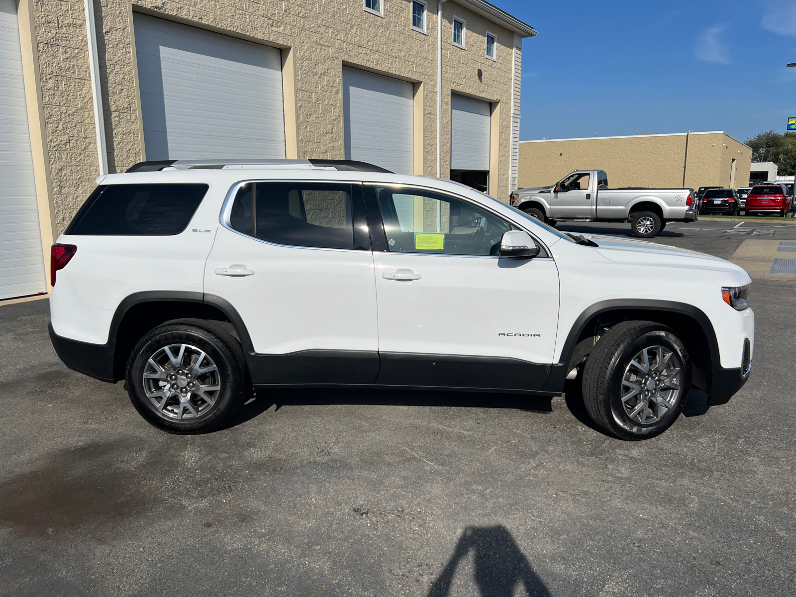 2023 GMC Acadia SLE 11