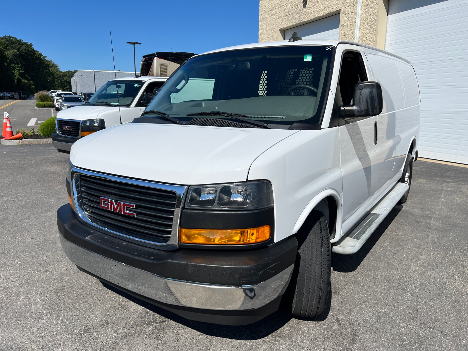 2021 GMC Savana 2500 Work Van 4