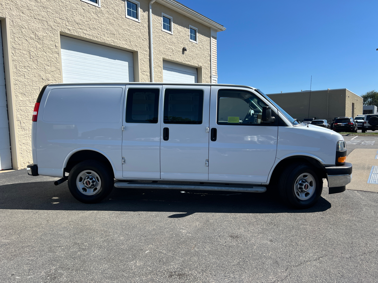 2021 GMC Savana 2500 Work Van 11