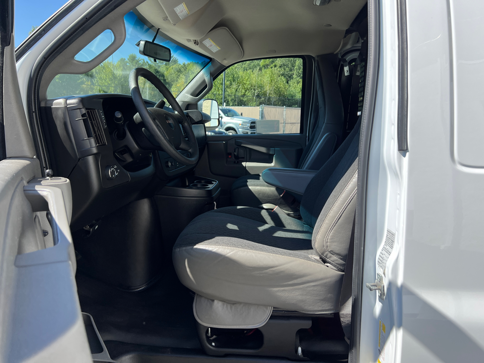 2021 GMC Savana 2500 Work Van 21