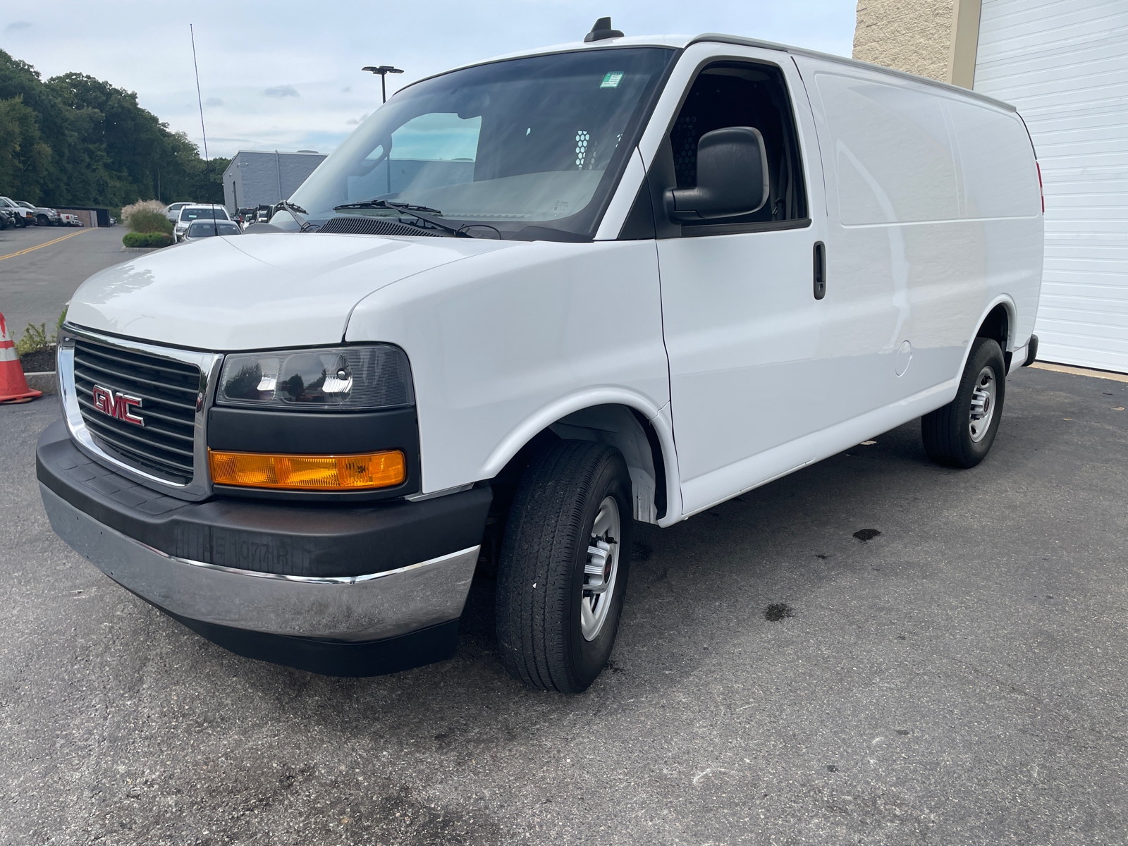 2021 GMC Savana 2500 Work Van 4