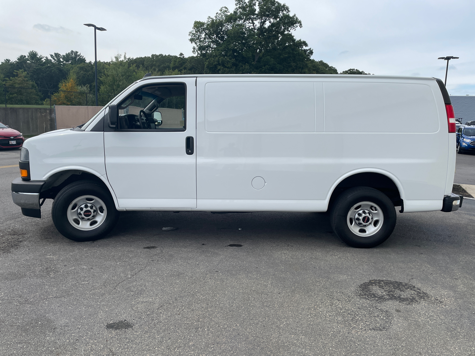 2021 GMC Savana 2500 Work Van 5