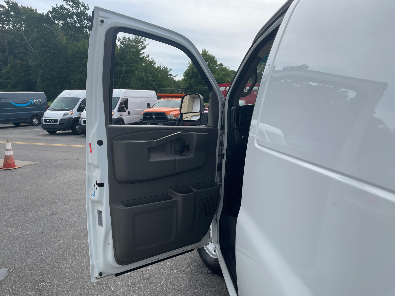 2021 GMC Savana 2500 Work Van 14