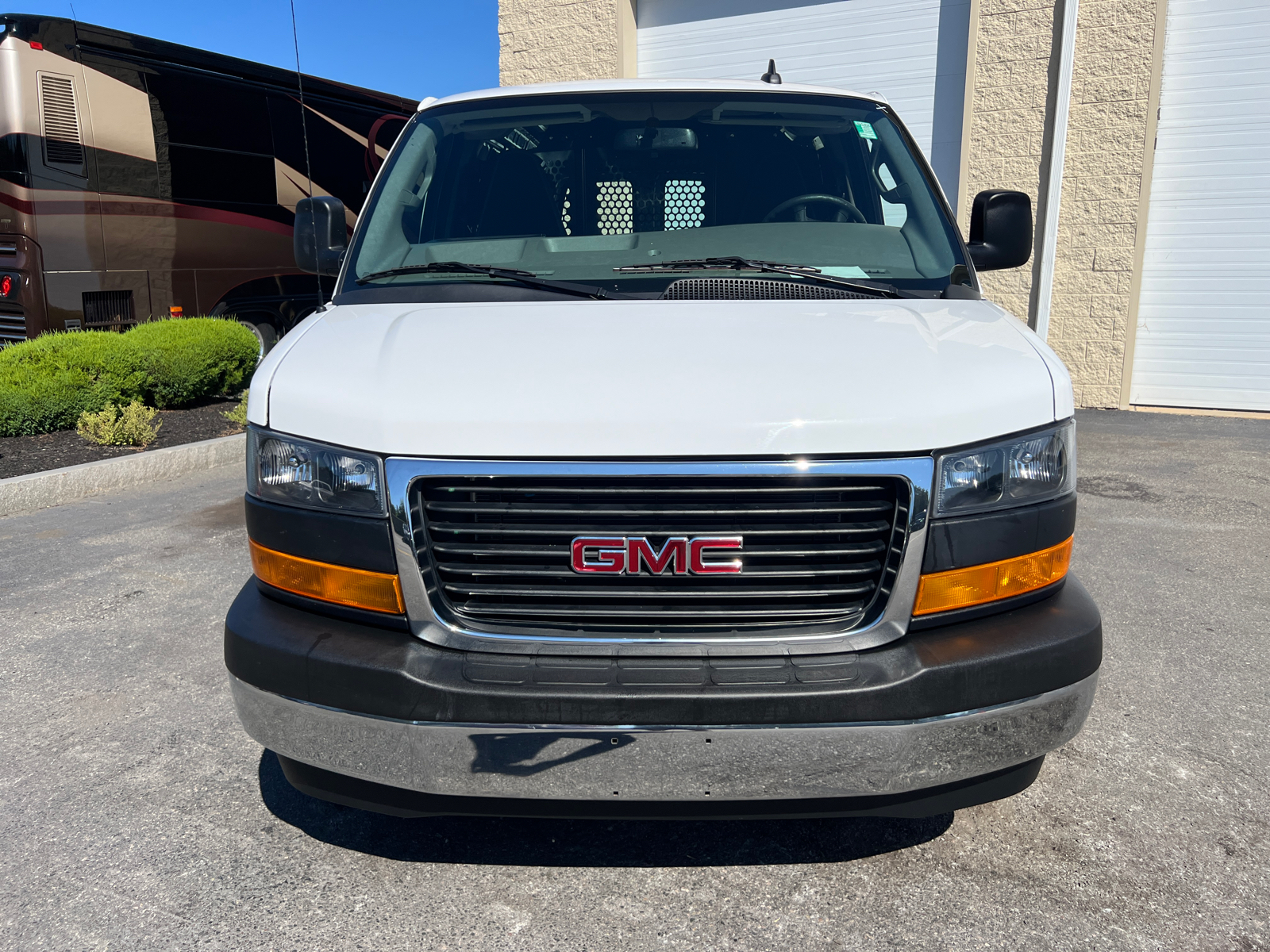 2022 GMC Savana 2500 Work Van 3