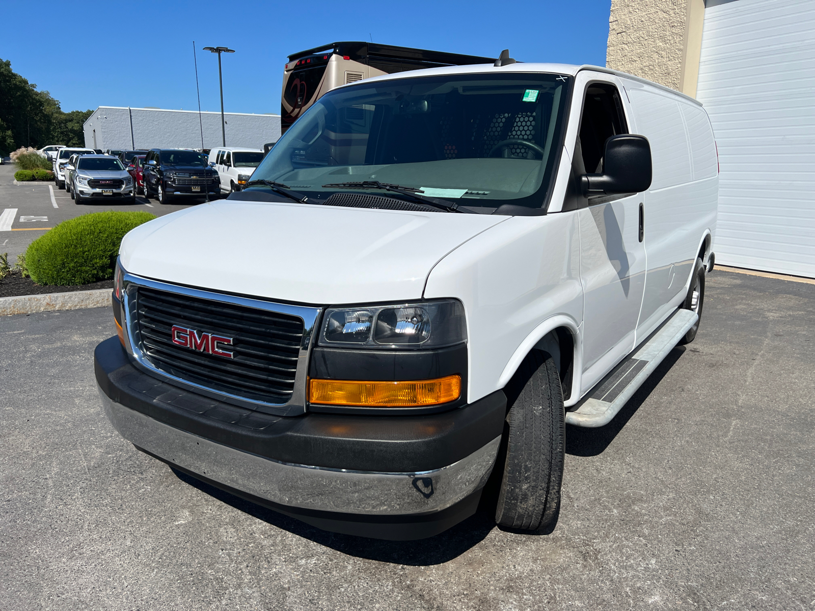 2022 GMC Savana 2500 Work Van 4