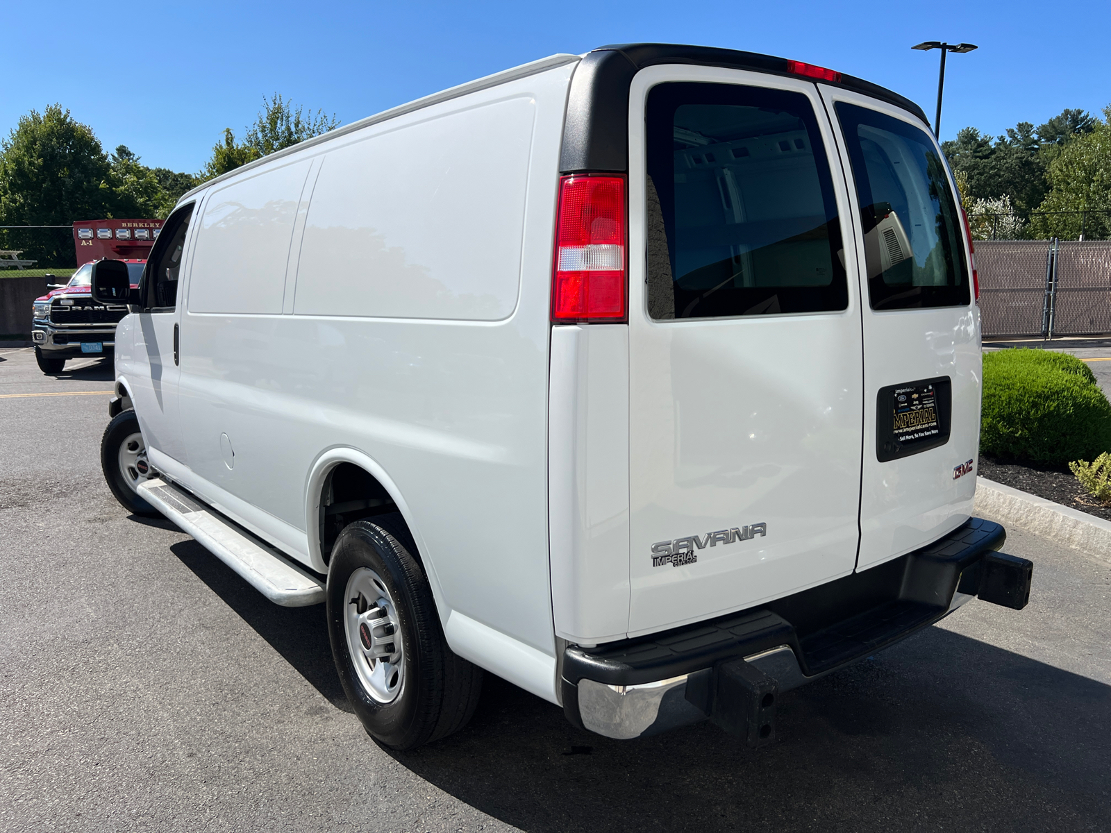 2022 GMC Savana 2500 Work Van 8