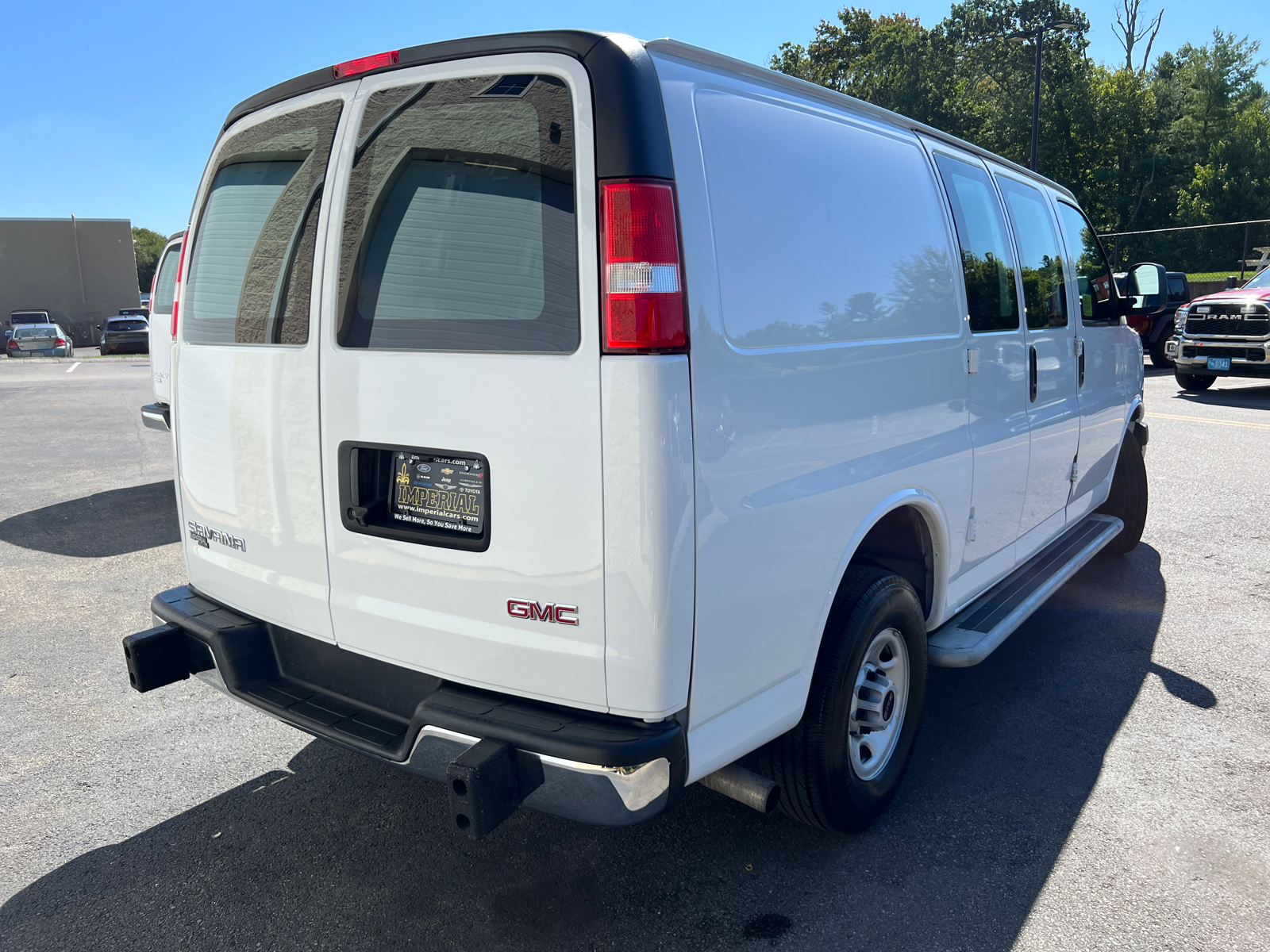 2022 GMC Savana 2500 Work Van 11