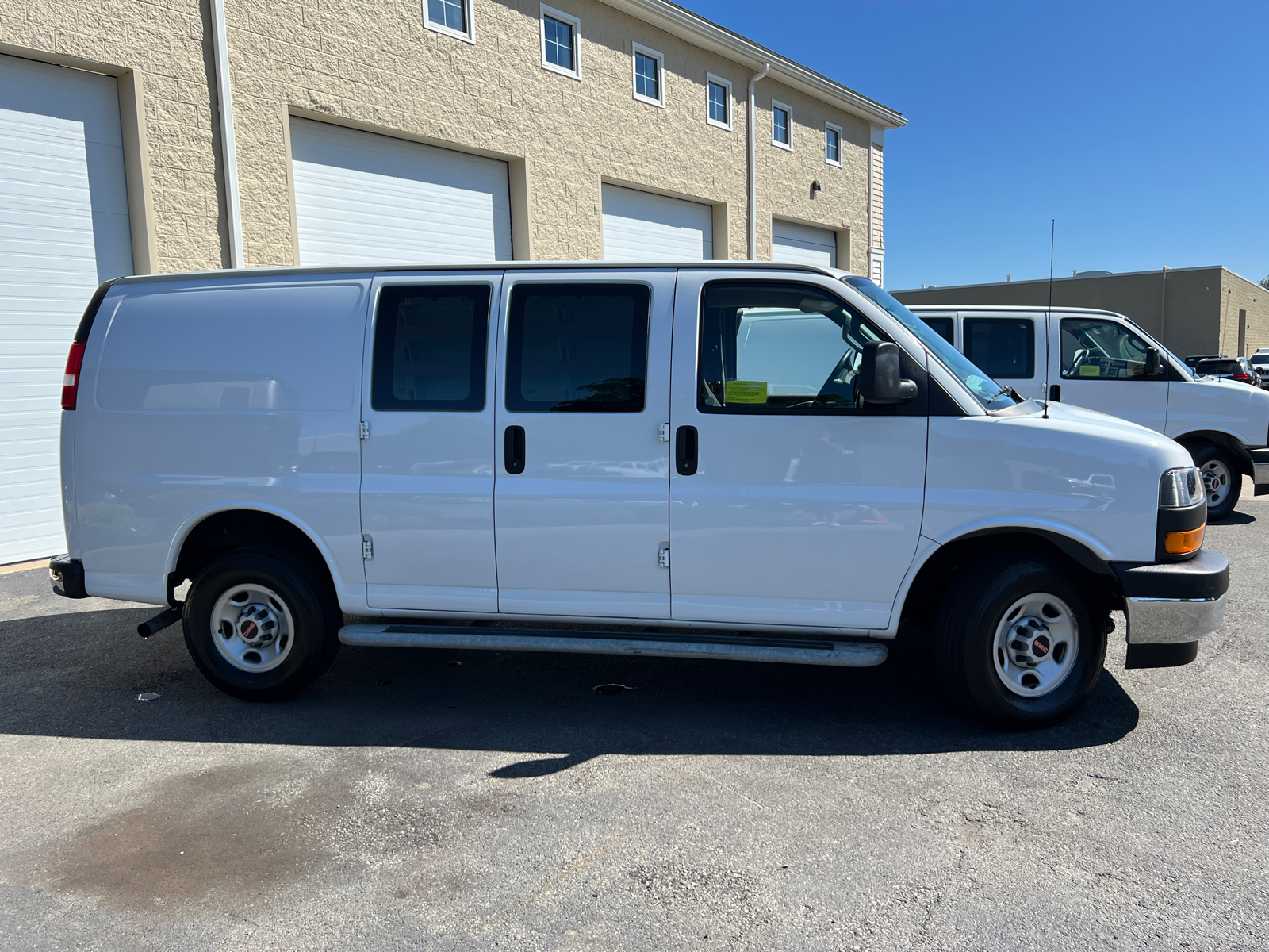 2022 GMC Savana 2500 Work Van 12