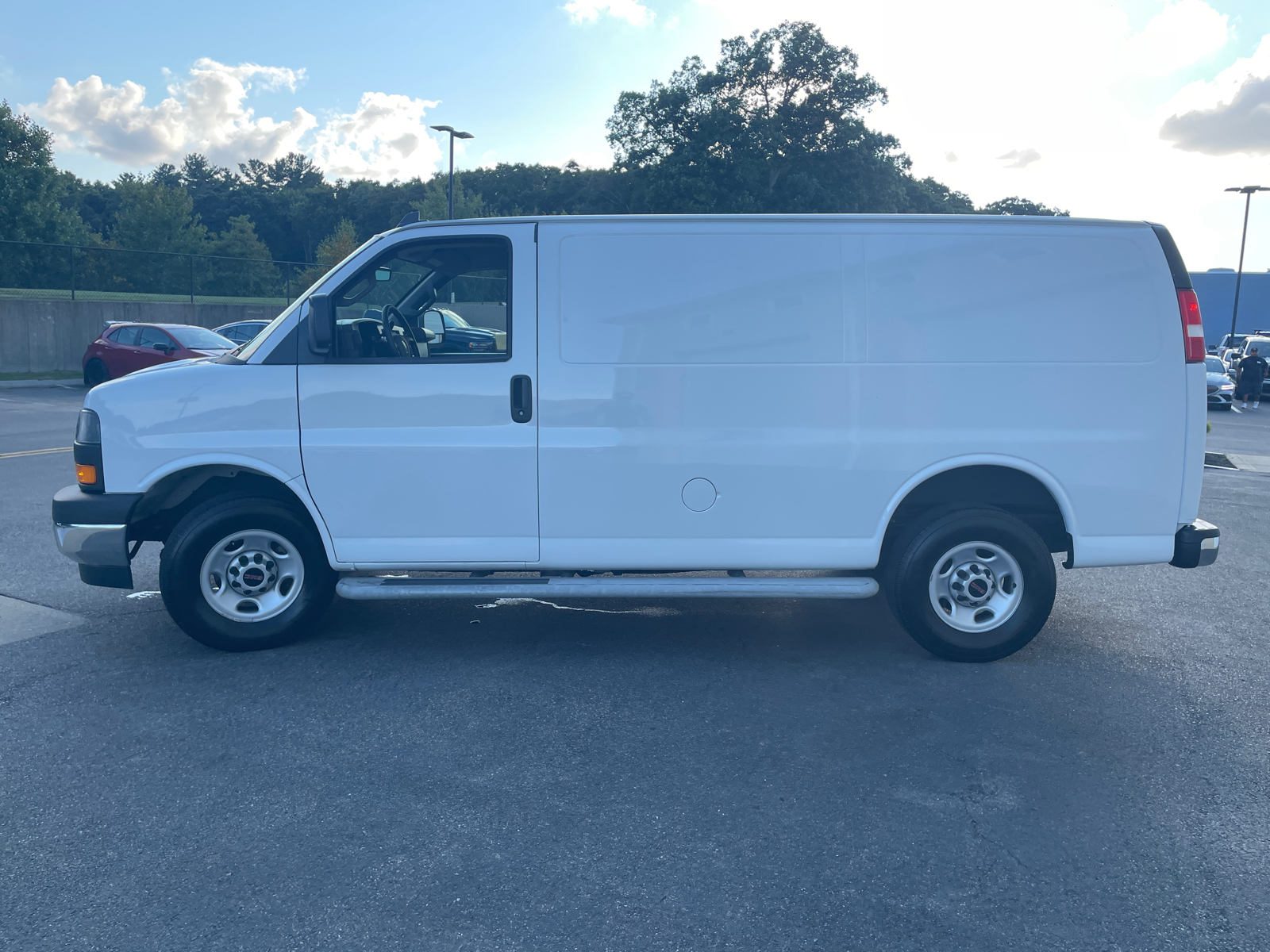 2022 GMC Savana 2500 Work Van 5