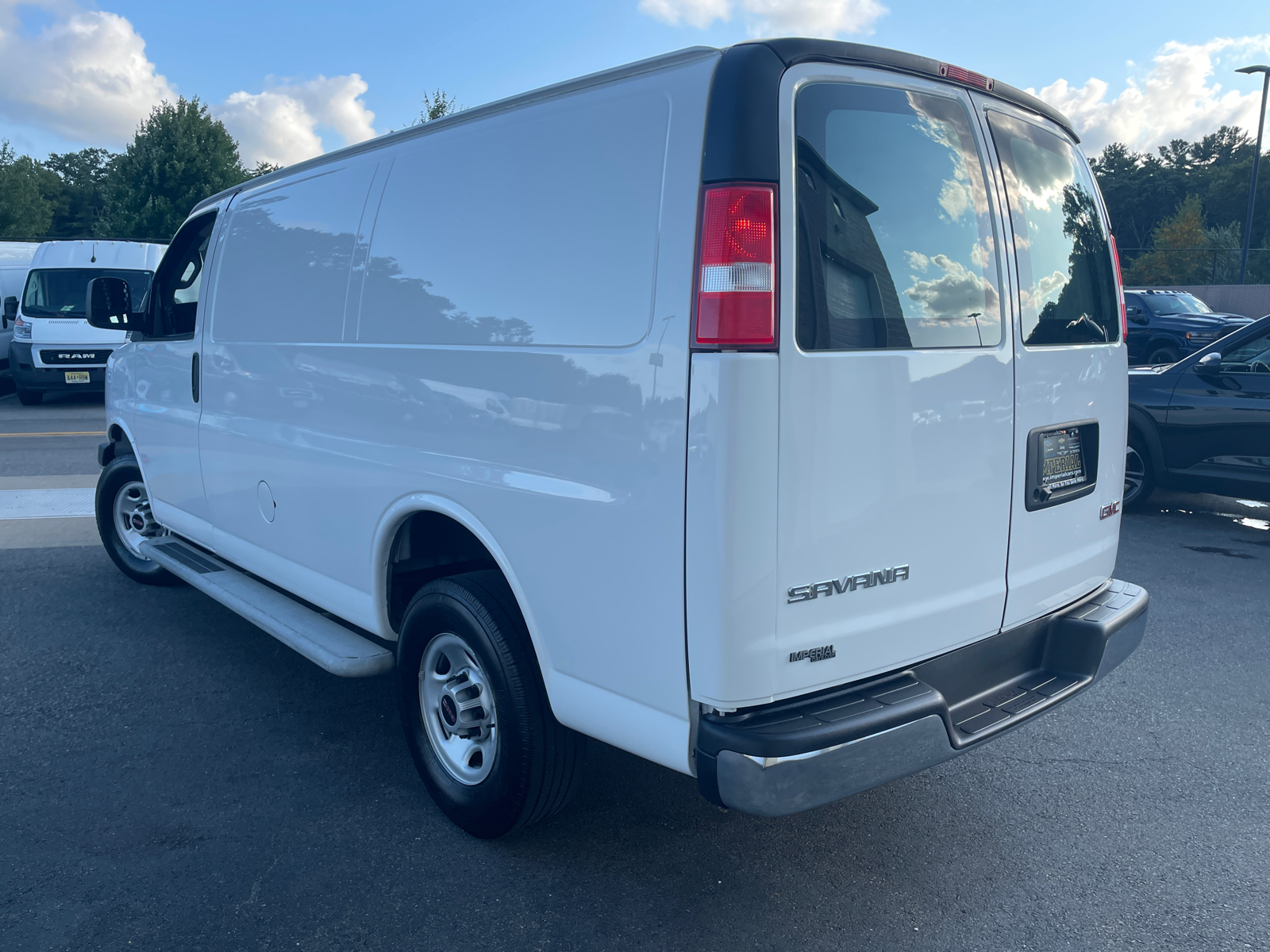 2022 GMC Savana 2500 Work Van 7