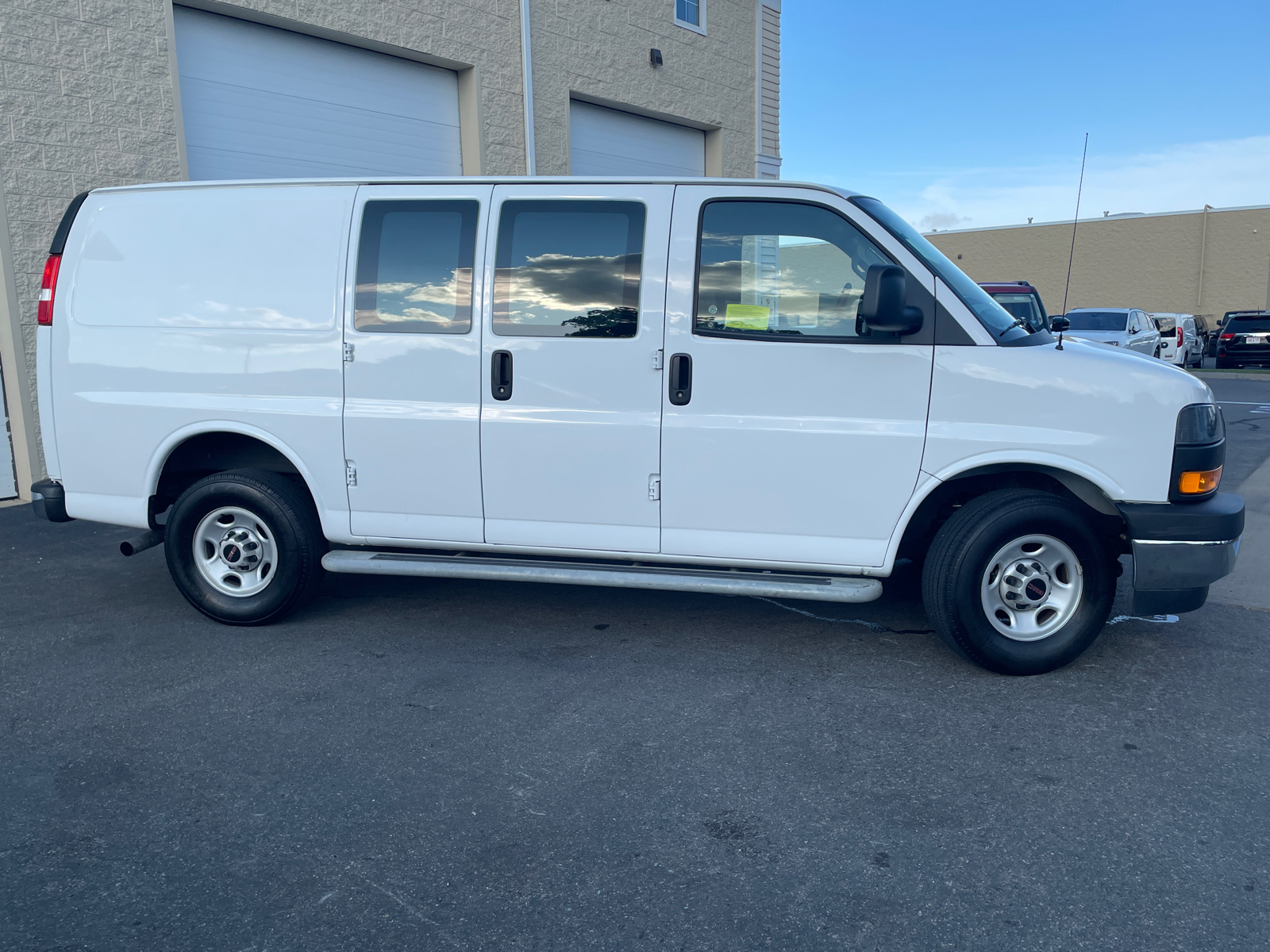 2022 GMC Savana 2500 Work Van 12