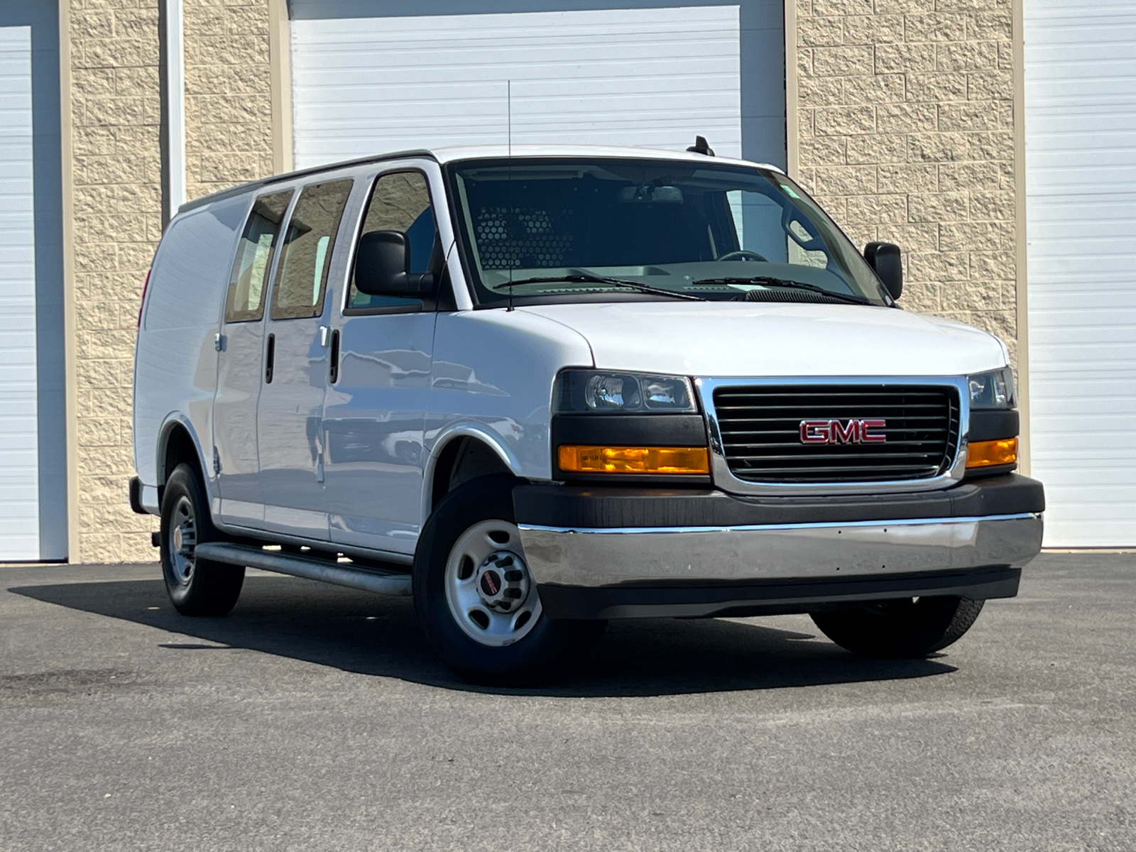 2022 GMC Savana 2500 Work Van 2