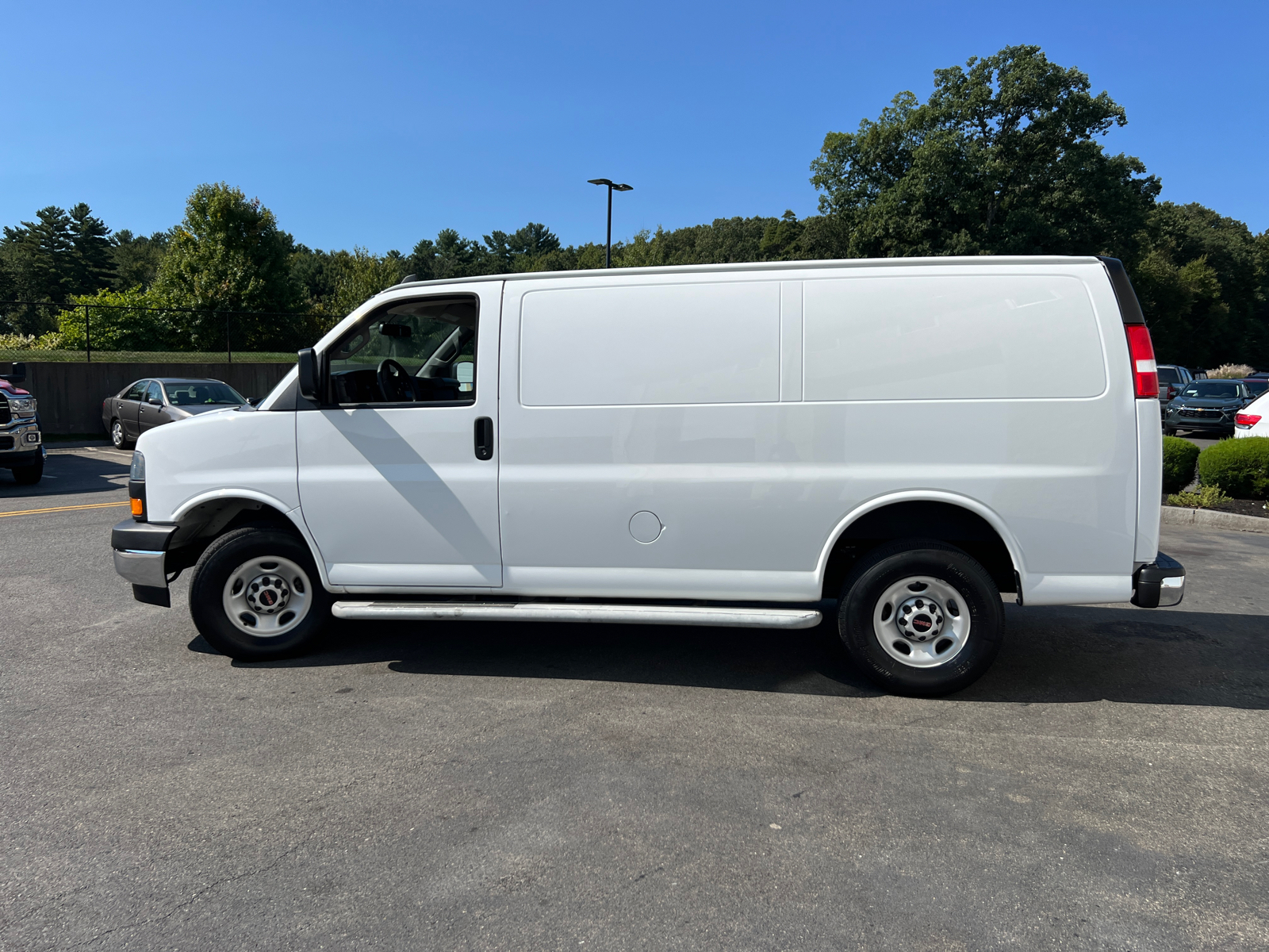 2022 GMC Savana 2500 Work Van 5