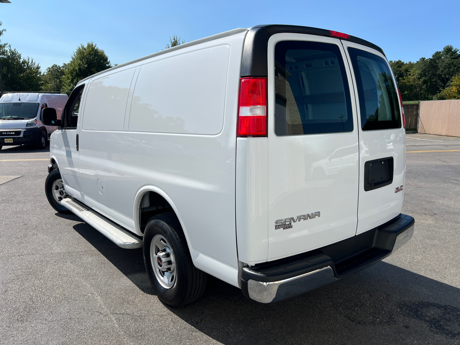 2022 GMC Savana 2500 Work Van 7