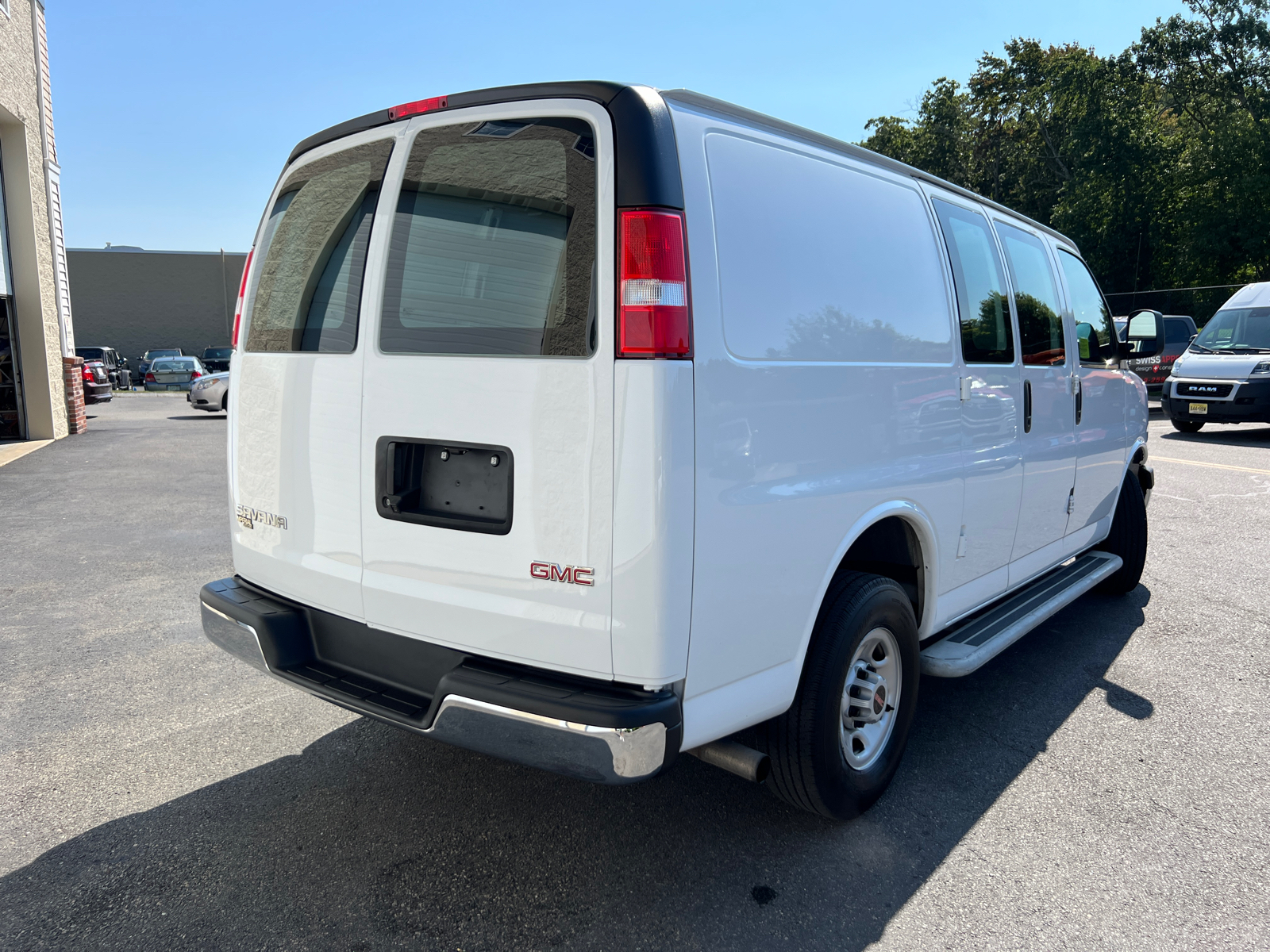 2022 GMC Savana 2500 Work Van 10