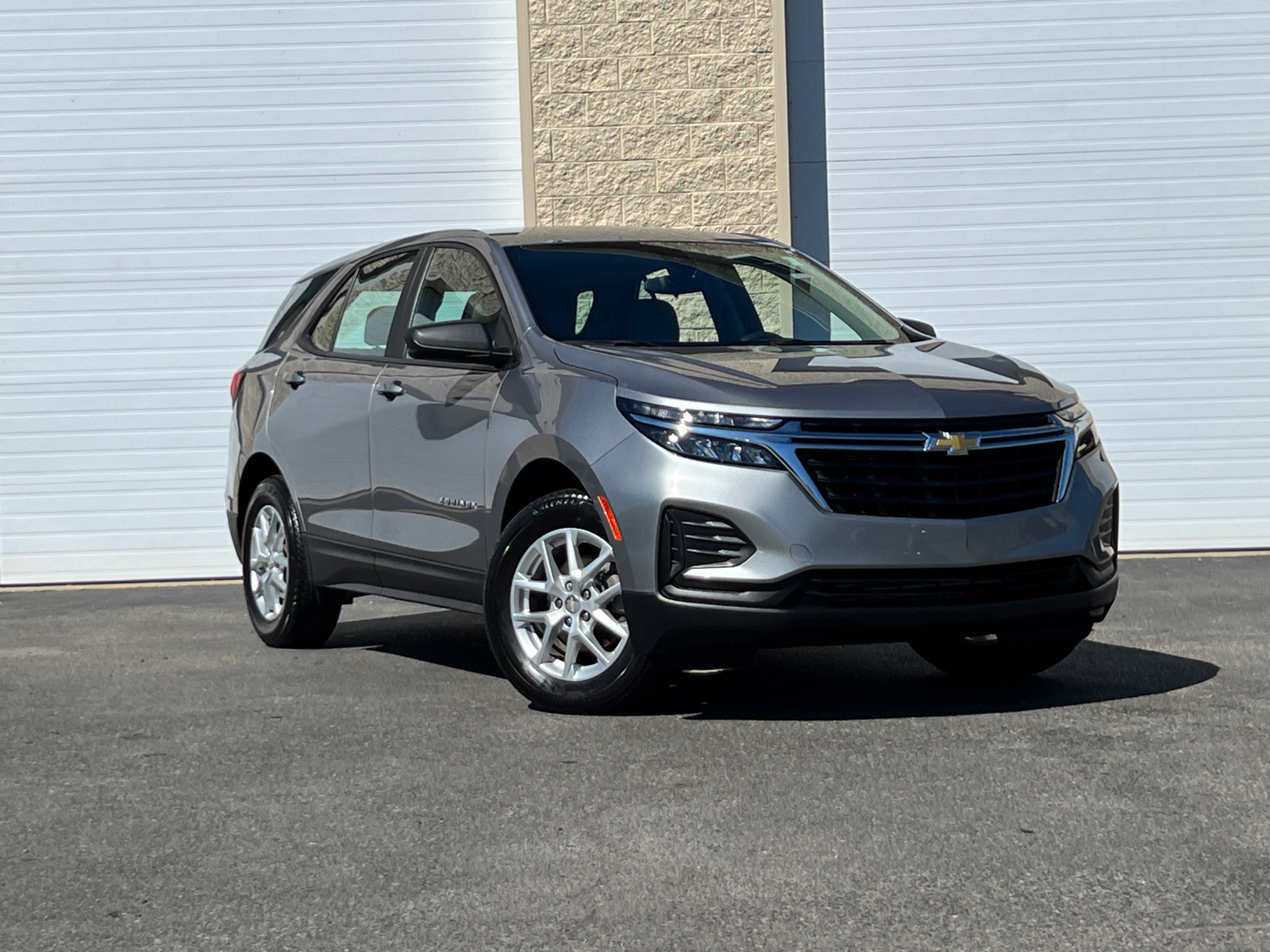 2023 Chevrolet Equinox LS 2