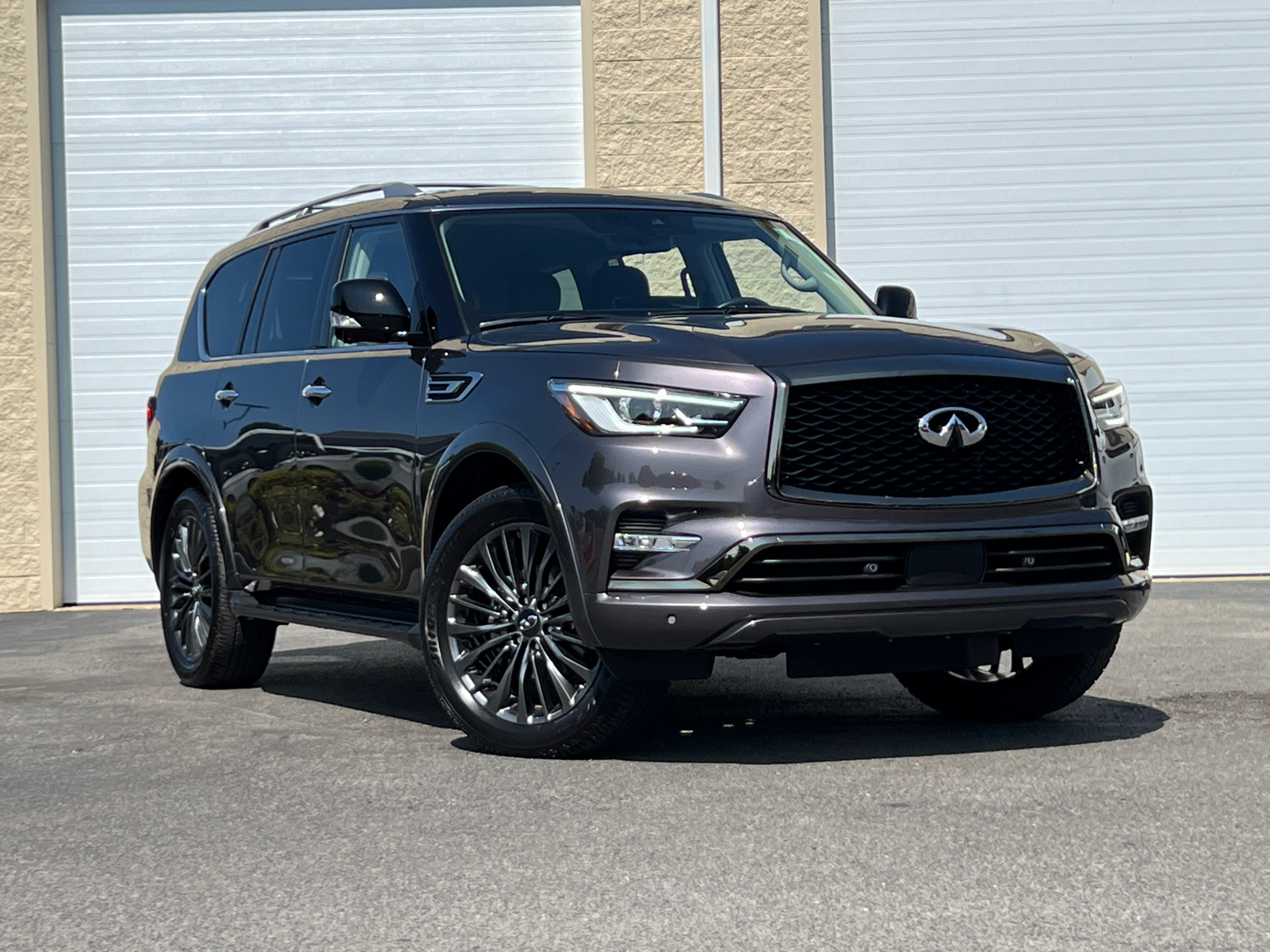 2024 INFINITI QX80 Premium Select 1