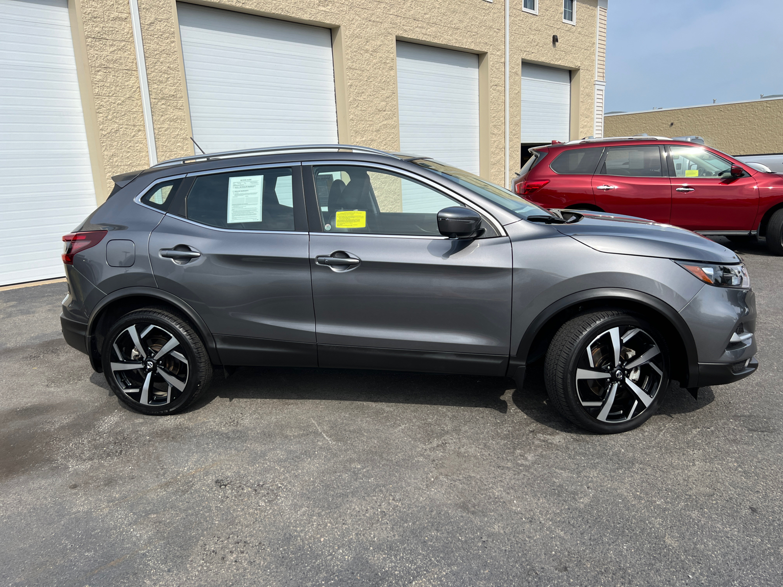 2022 Nissan Rogue Sport SL 11