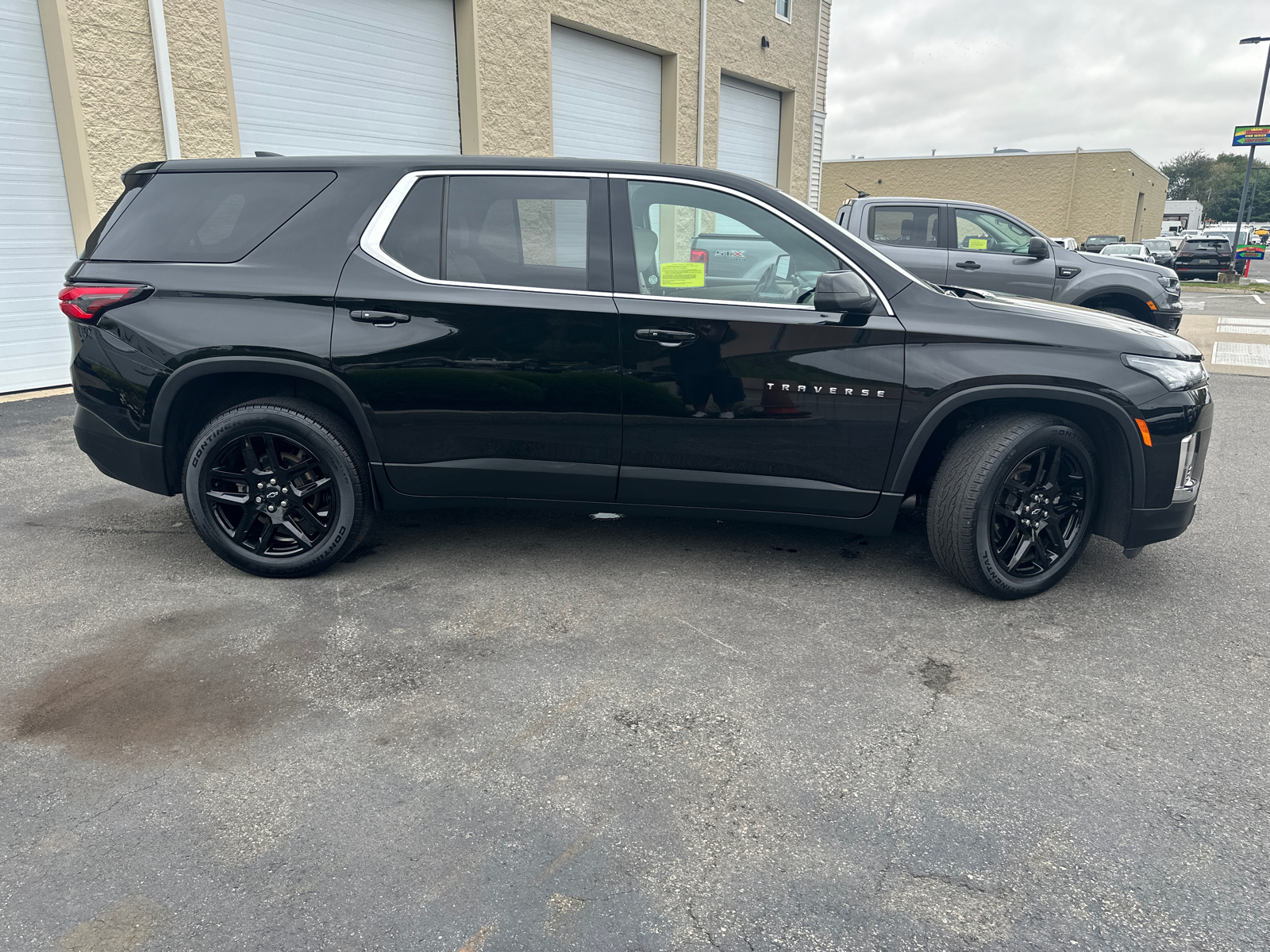 2022 Chevrolet Traverse LS 12