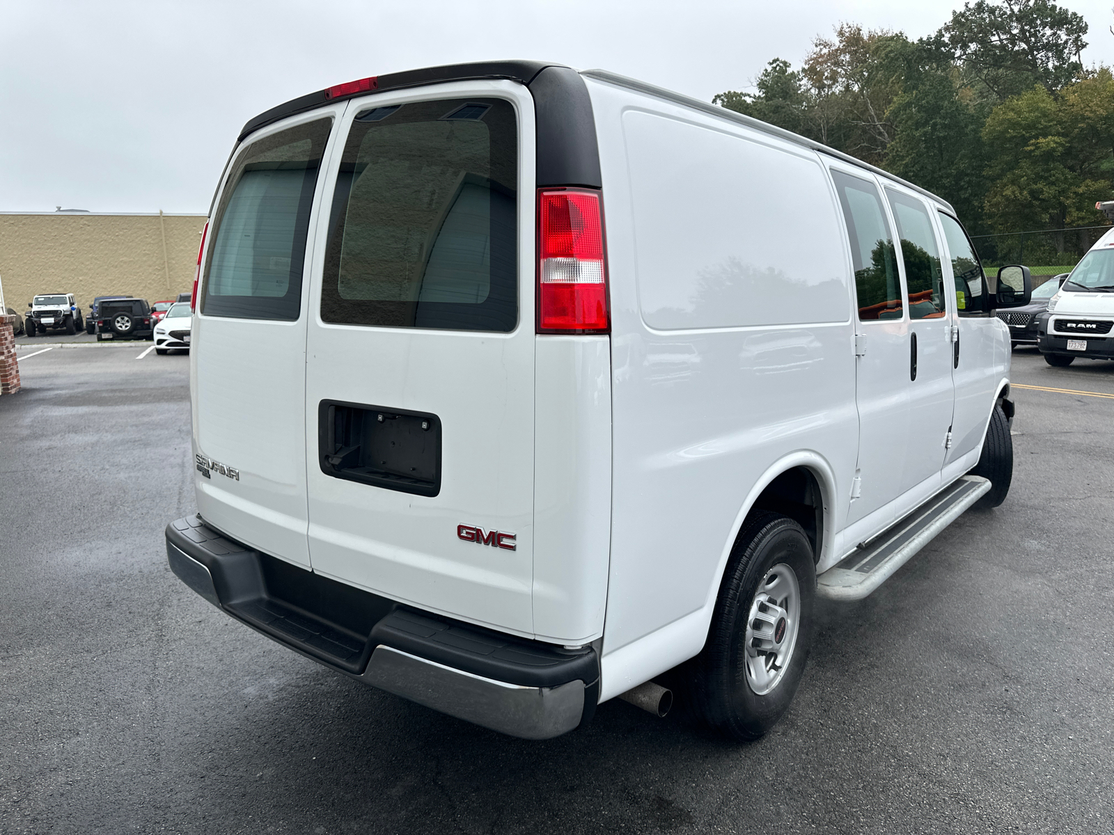 2021 GMC Savana 2500 Work Van 10