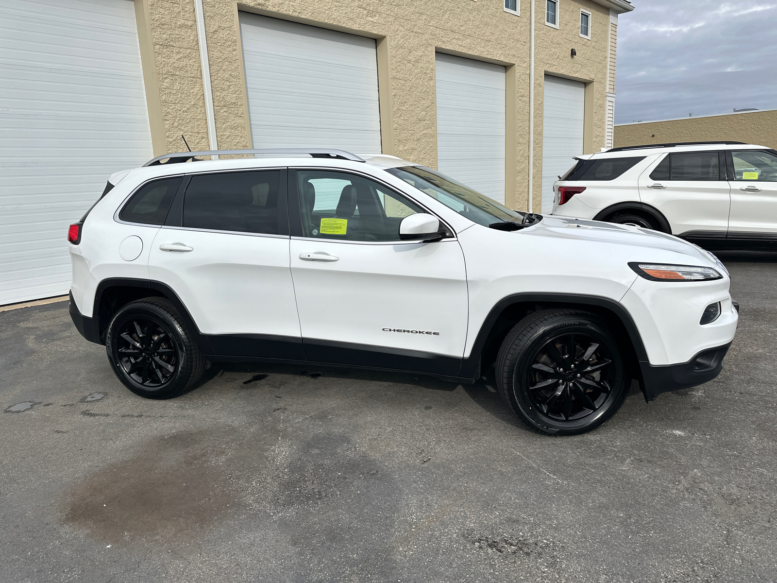 2016 Jeep Cherokee  11