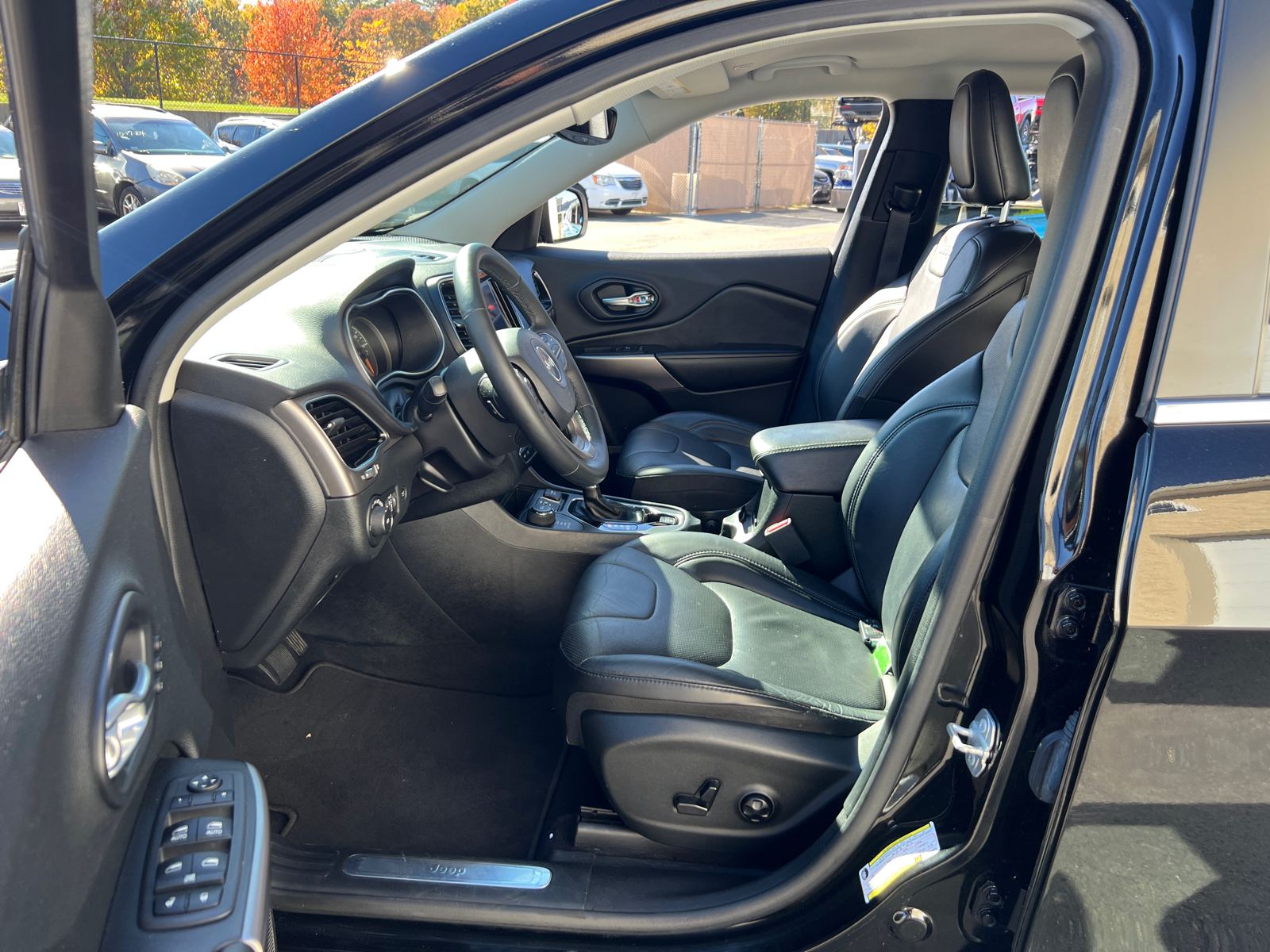 2019 Jeep Cherokee Limited 30