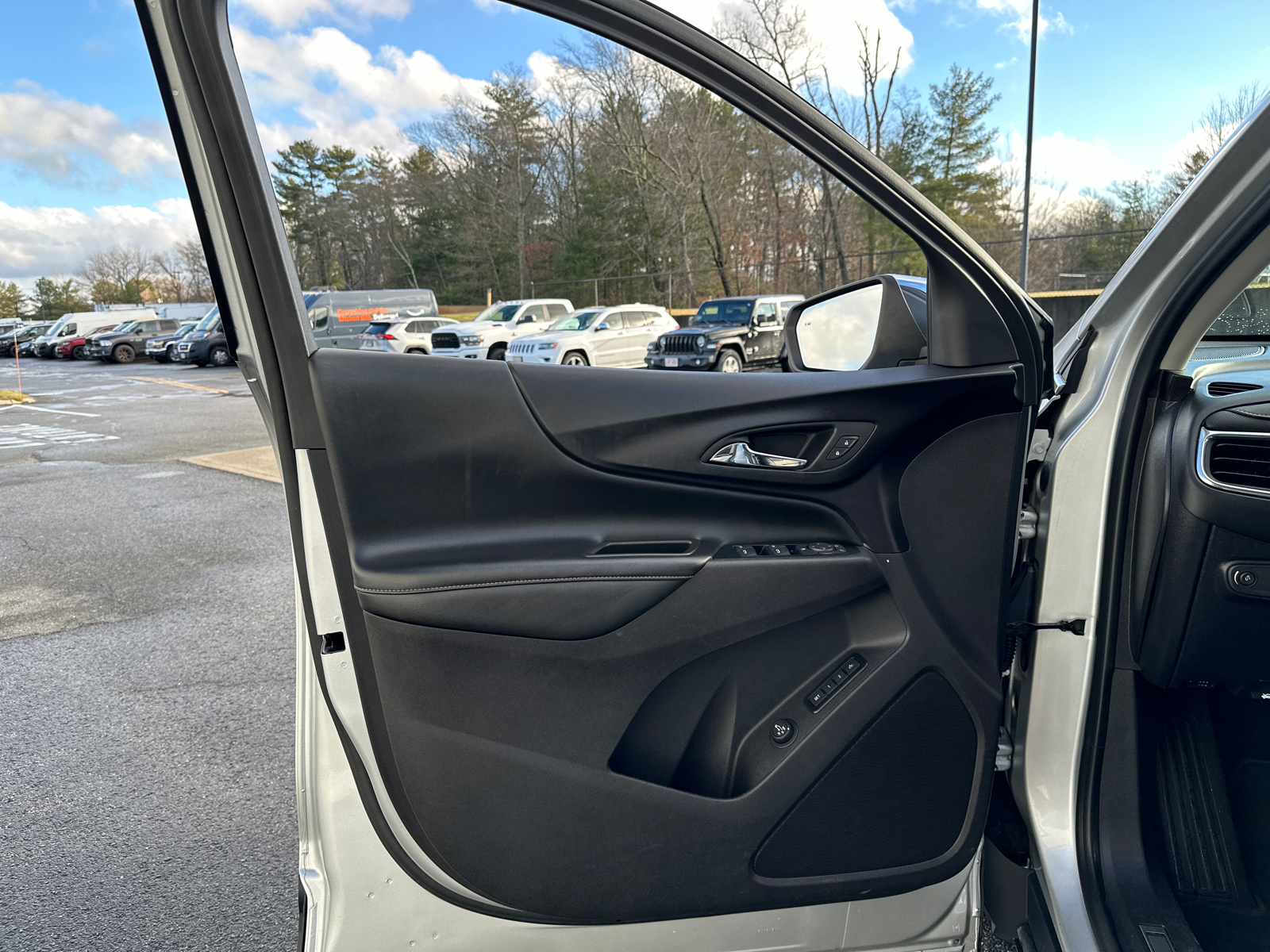 2018 Chevrolet Equinox Premier 18