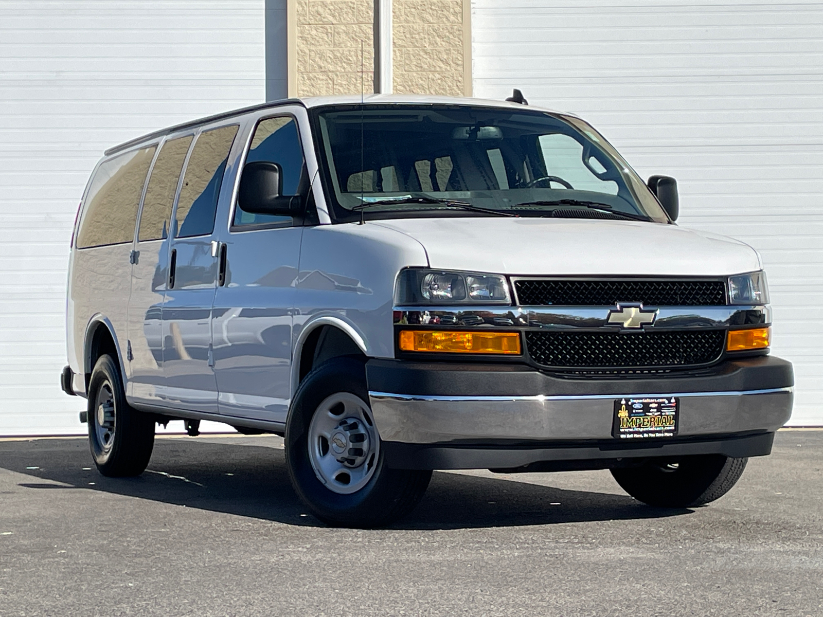 2023 Chevrolet Express 3500 LS 2