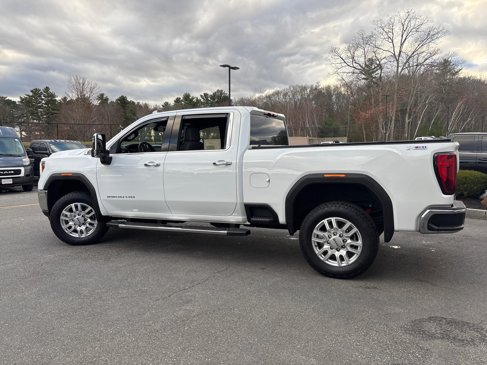 2023 GMC Sierra 3500HD SLT 5