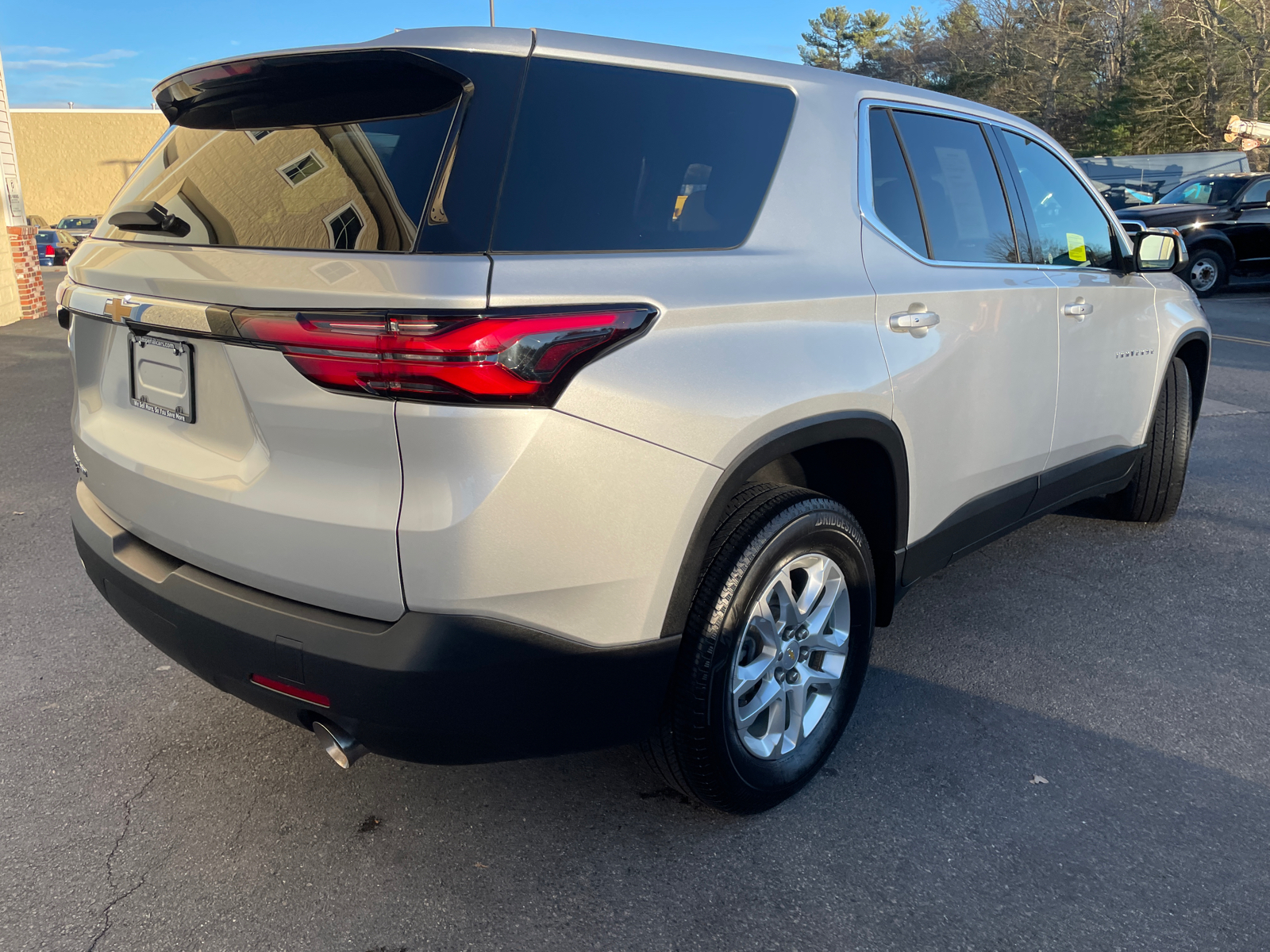 2022 Chevrolet Traverse LS 11