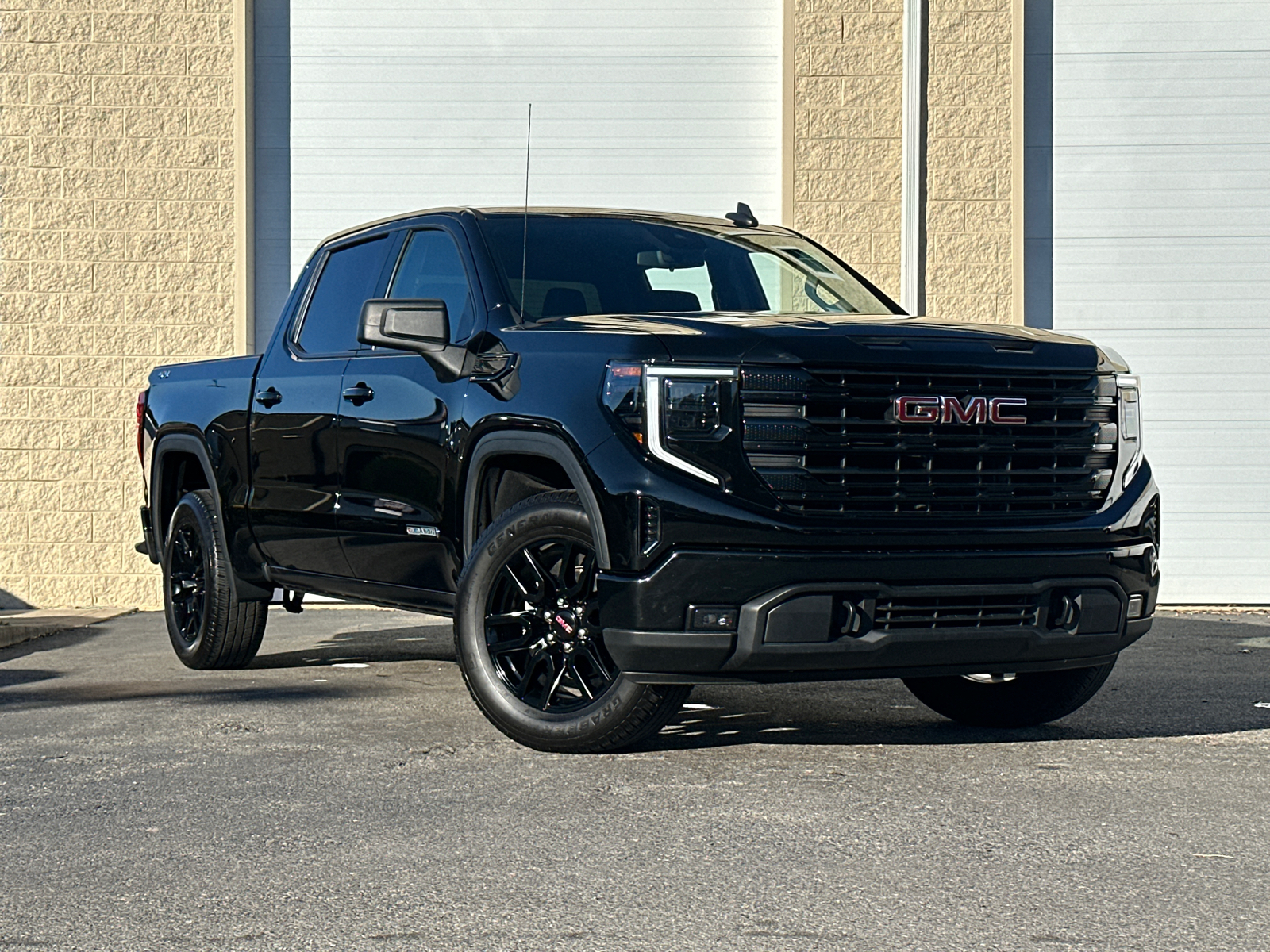 2022 GMC Sierra 1500 Elevation 2